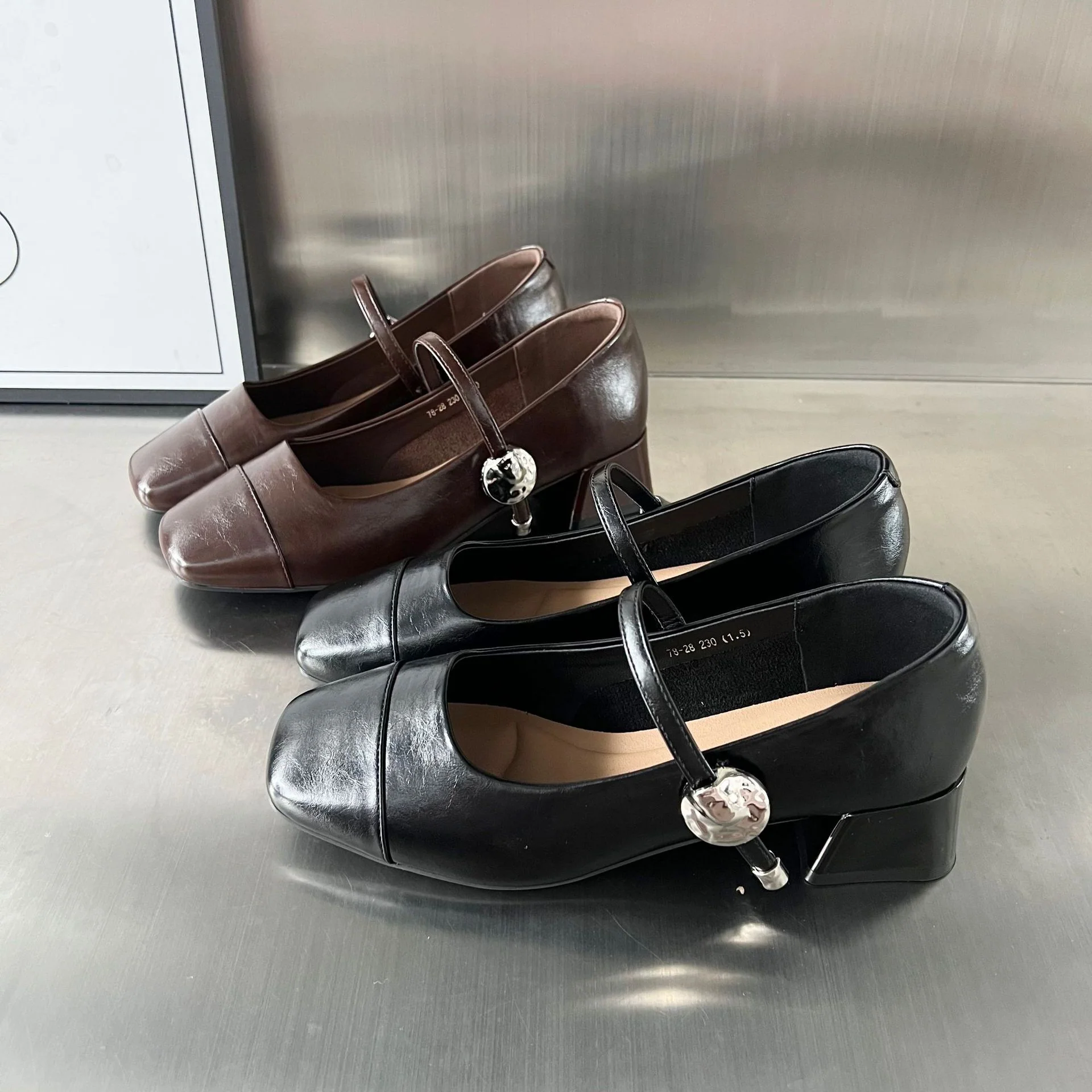 Damen elegante Pumps mit modischem Riemen und bequemer Blockabsatz Heidi Mode - Image 3
