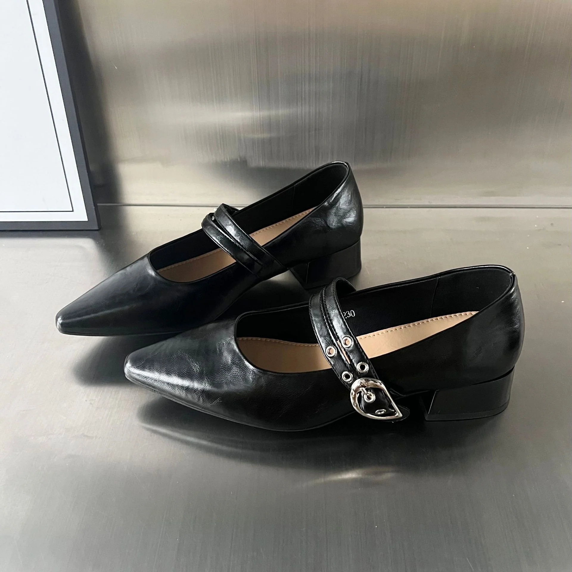 Damen elegante Pumps mit modischem Riemendesign Heidi Mode - Image 2