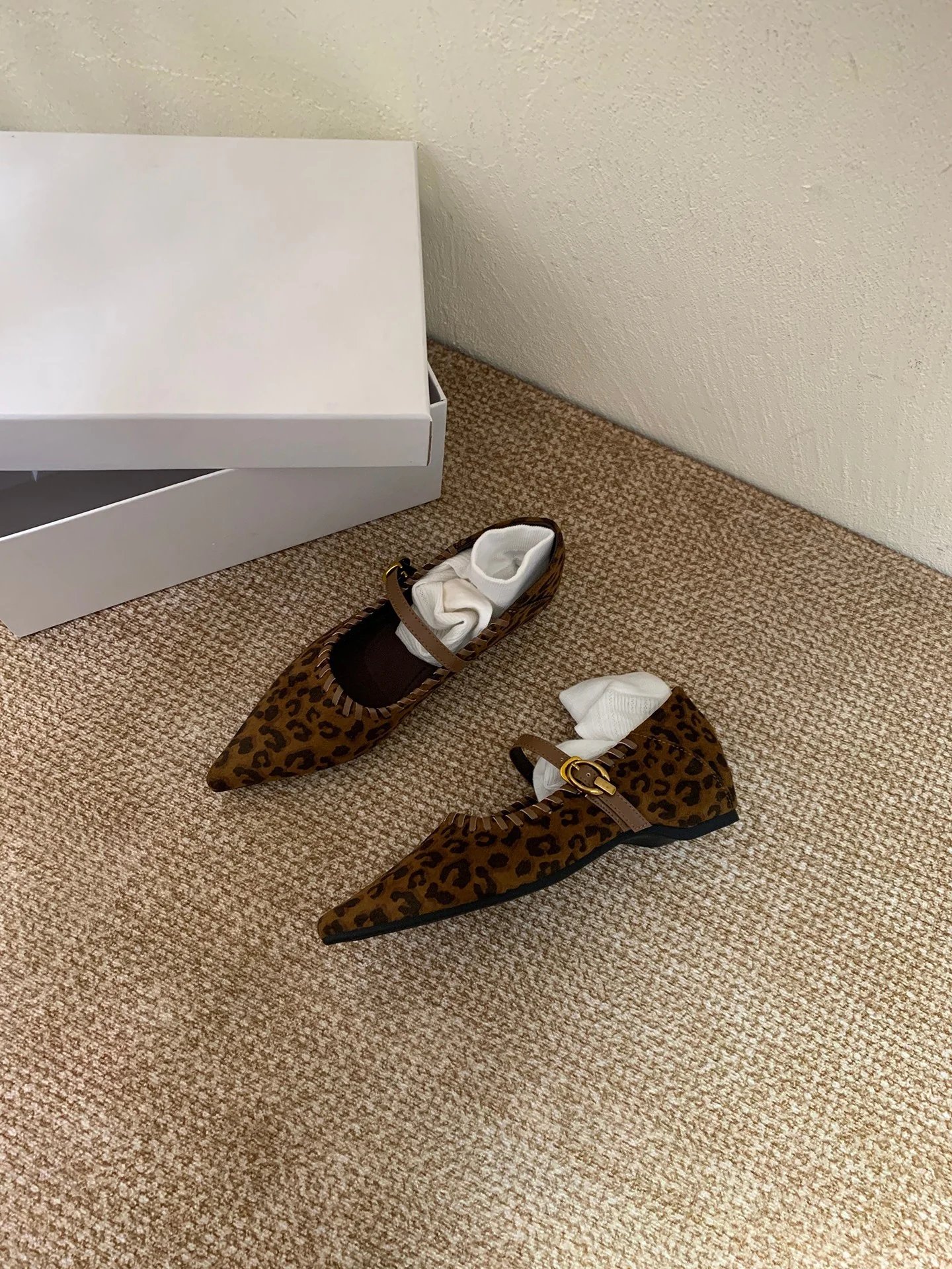 Damen elegante Schnürpumps mit modischem Riemen und spitzem Fußteil Heidi Mode - Image 7