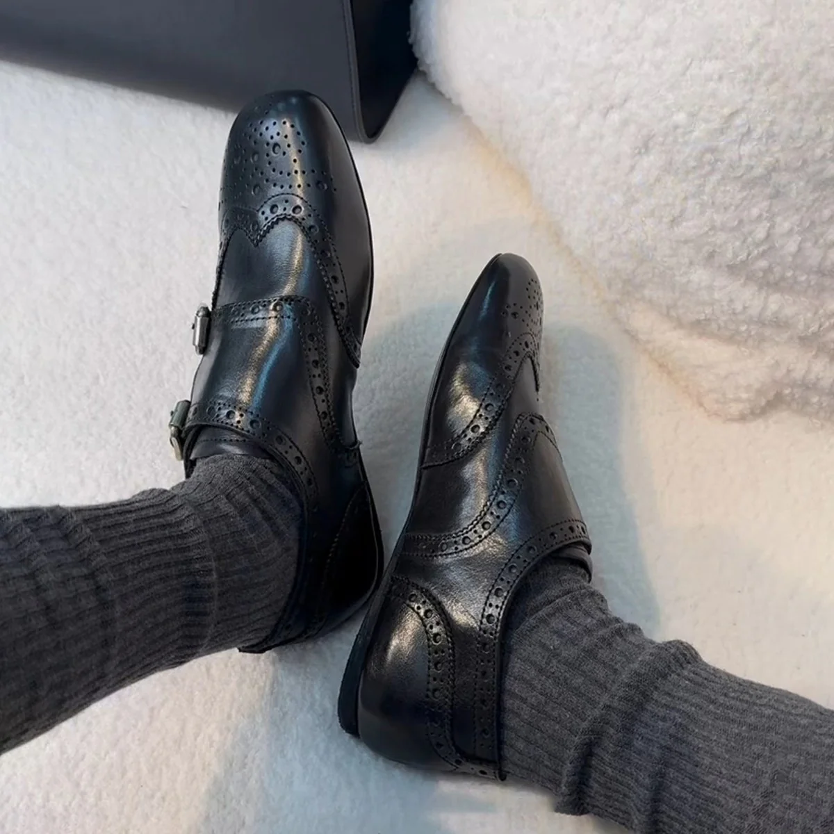 Damen Elegante Schnürschuhe mit doppeltem Schnallenverschluss und perforiertem Design Heidi Mode