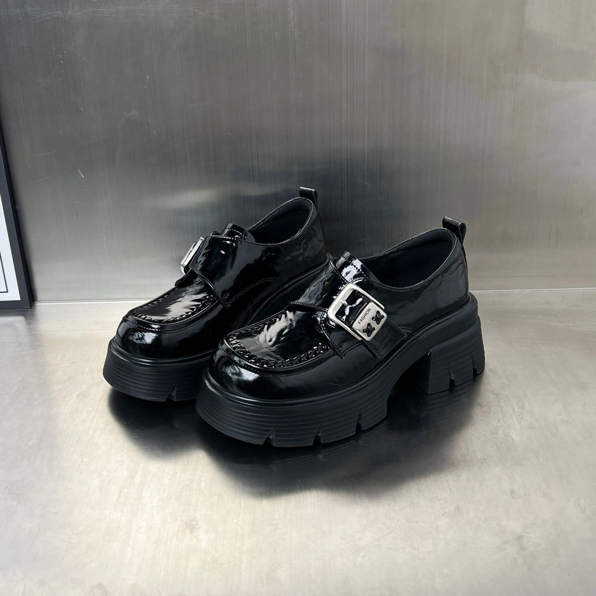 Damen elegante Schnürschuhe mit klobiger Sohle und modischen Schnallen Heidi Mode
