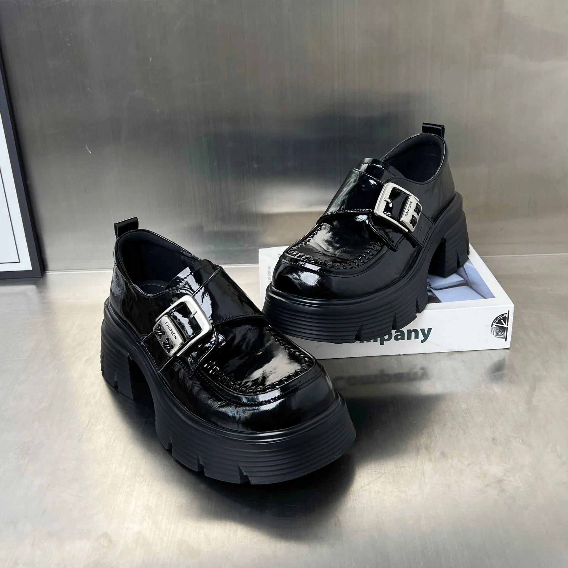 Damen elegante Schnürschuhe mit klobiger Sohle und modischen Schnallen Heidi Mode - Image 2