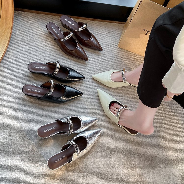 Damen Elegante Slingback Mules mit Spitzem Zehenbereich und Dekorativem Ketten-Detail Heidi-Mode - Image 4