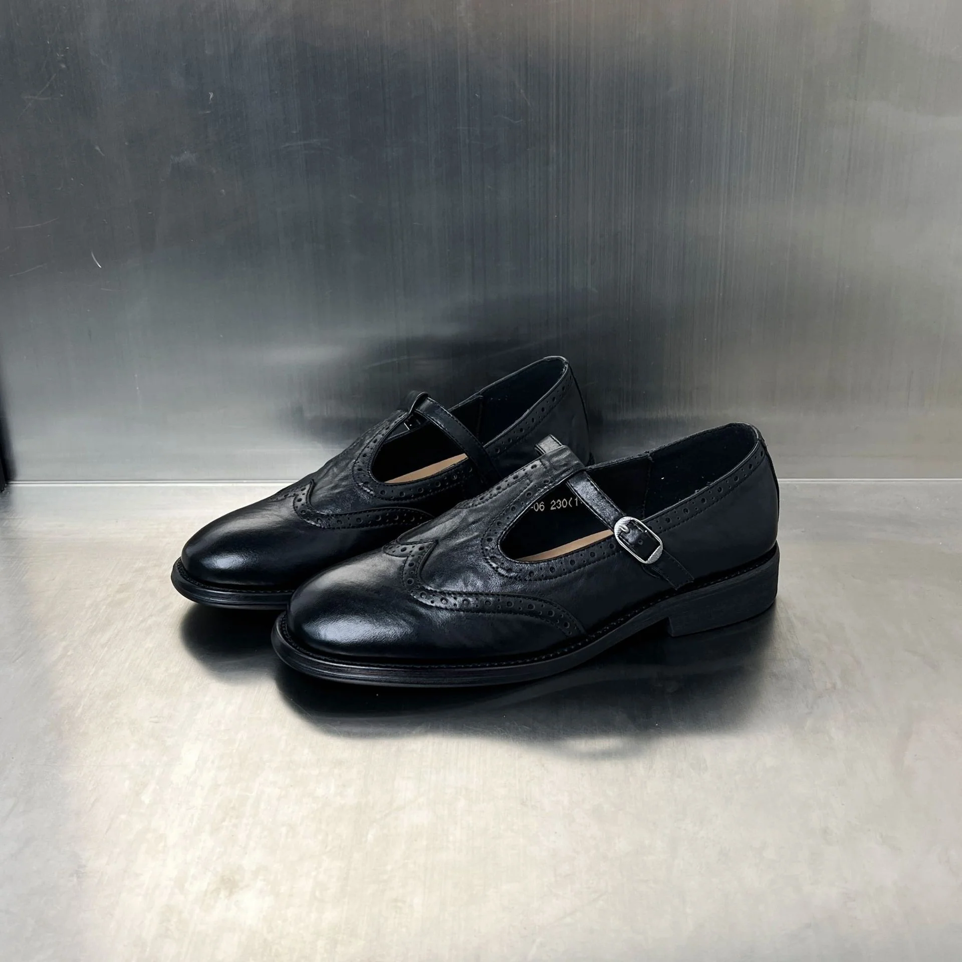 Damen elegante Slipper mit modischen Schnallen und luftigem Design Heidi Mode