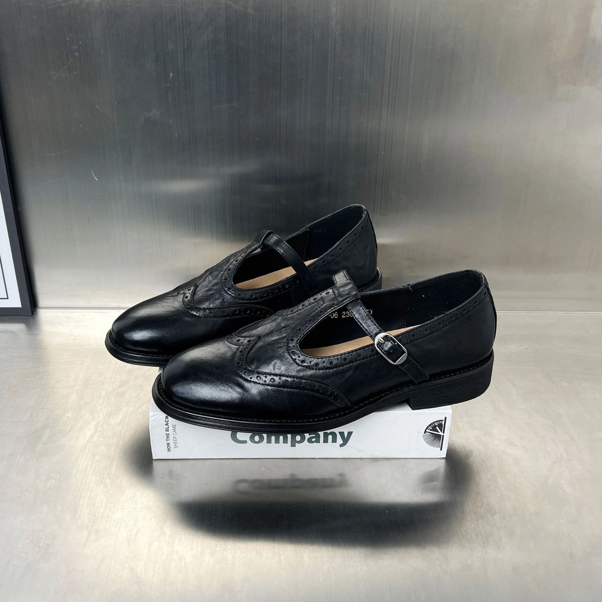Damen elegante Slipper mit modischen Schnallen und luftigem Design Heidi Mode - Image 4