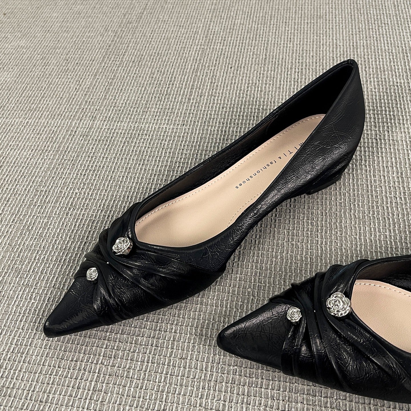 Damen elegante spitze Ballerinas mit kunstvollem Schleifenakzent Heidi Mode
