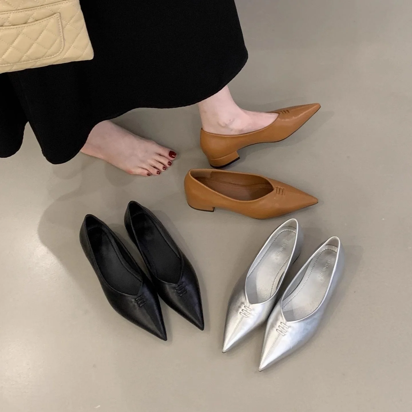 Damen Elegante spitze Ballerinas mit Silberner Metallic-Oberfläche Heidi Mode - Image 2