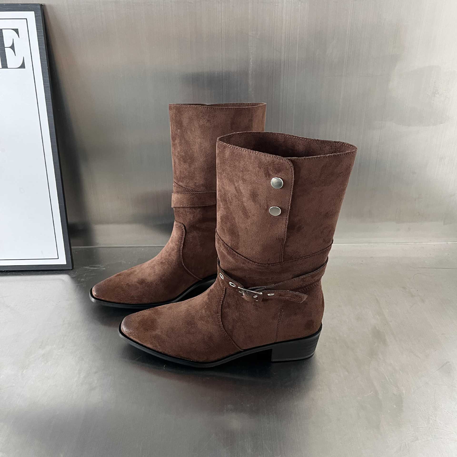 Damen Elegante Stiefel aus hochwertigem Wildleder mit modischem Schnallenverschluss Heidi Mode - Image 7