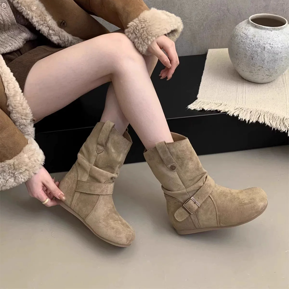 Damen Elegante Stiefel mit modischem Riemendesign und bequemer Passform Heidi Mode - Image 4