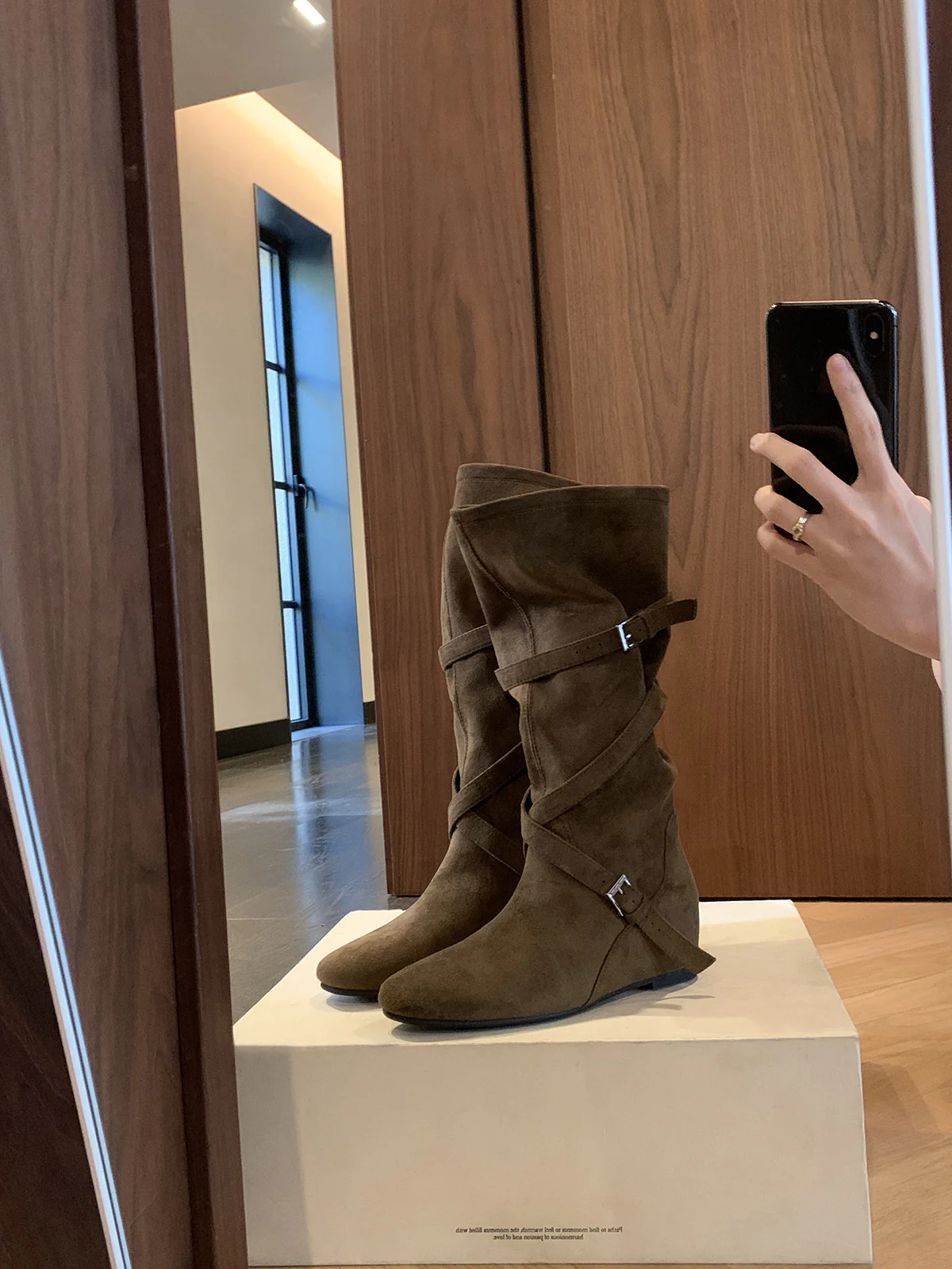 Damen Elegante Stiefel mit verstellbarem Riemen und komfortablem Fußbett Heidi Mode - Image 9