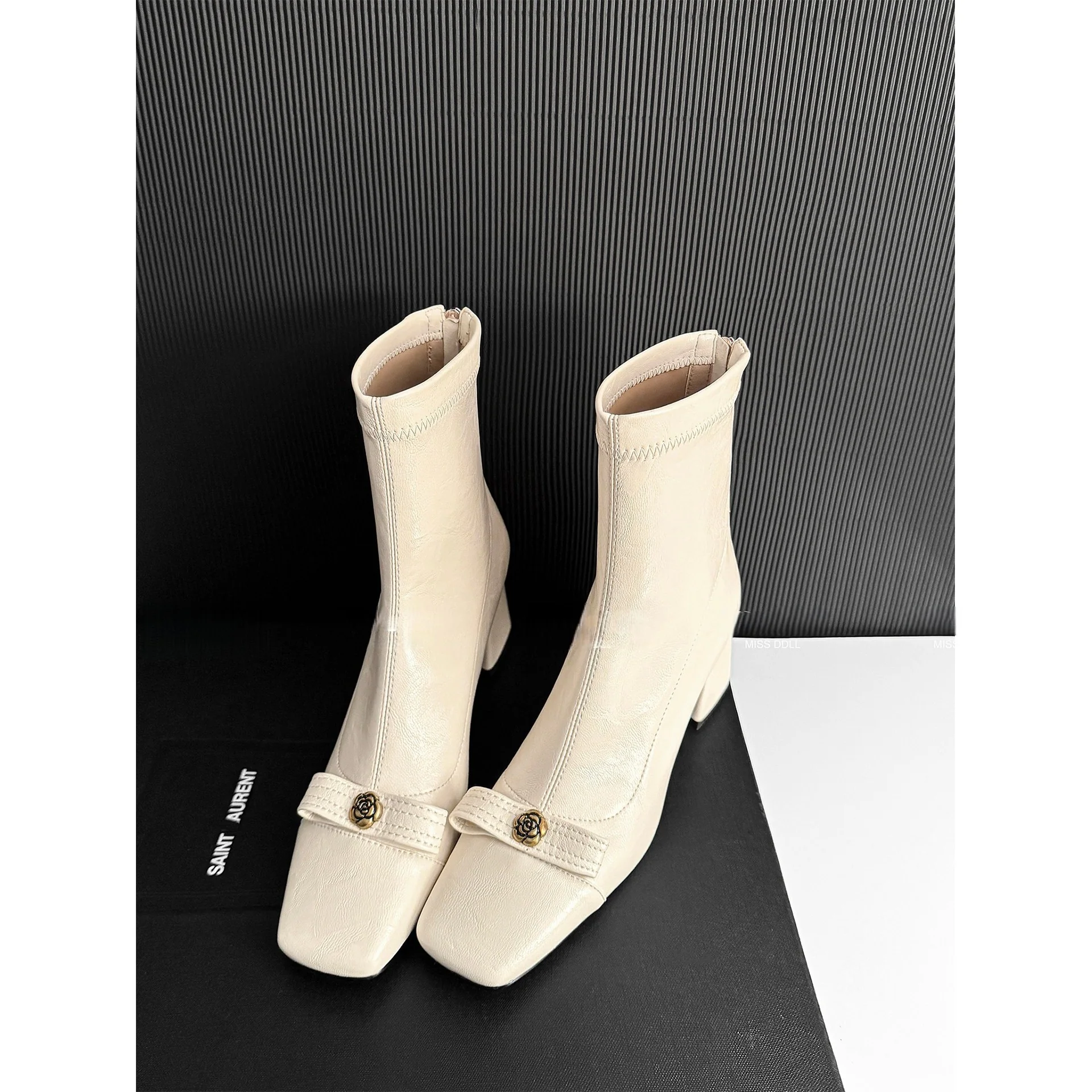 Damen elegante Stiefeletten mit modischem Schleifenakzent und robustem Blockabsatz Heidi Mode