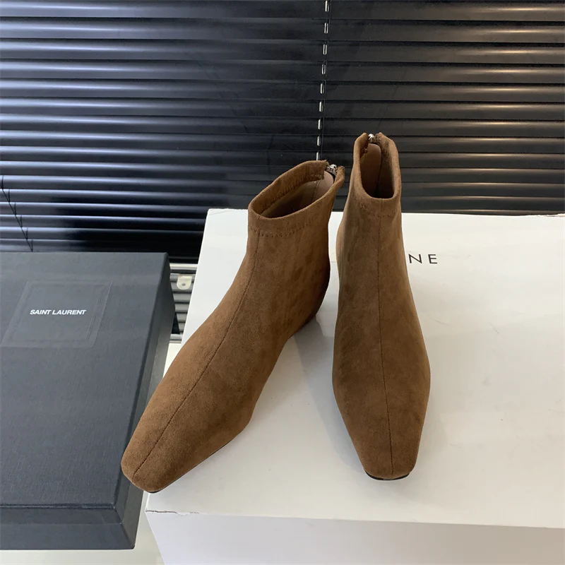 Damen elegante Stiefeletten mit modischer spitz zulaufender Form und bequemem Blockabsatz Heidi Mode - Image 8