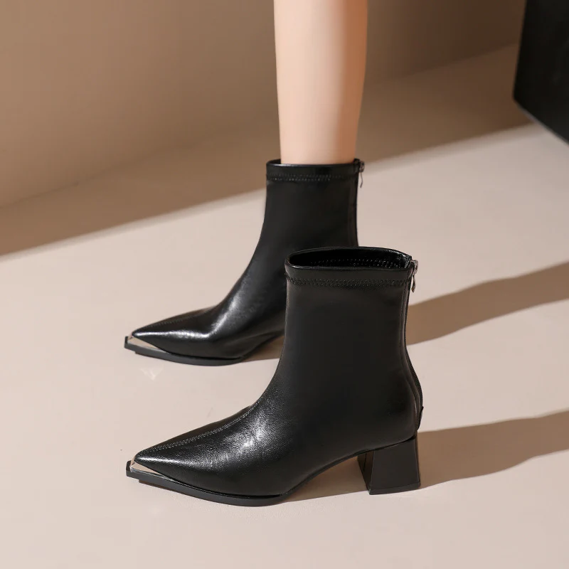 Damen elegante Stiefeletten mit spitz zulaufendem Design und blockiertem Absatz Heidi Mode - Image 3
