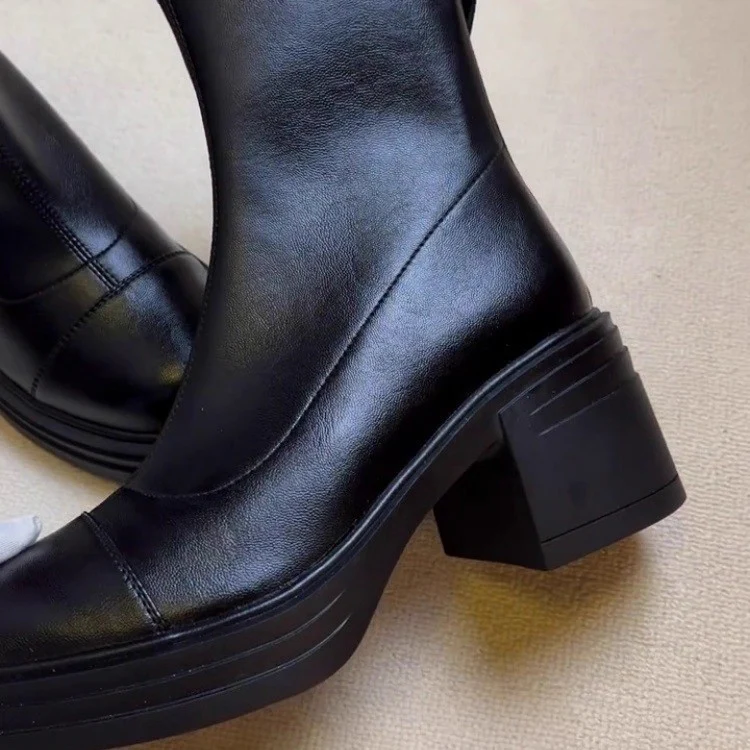 Damen Elegante und modische Stiefeletten mit hohem Blockabsatz und seitlichem Reißverschluss Heidi Mode - Image 4