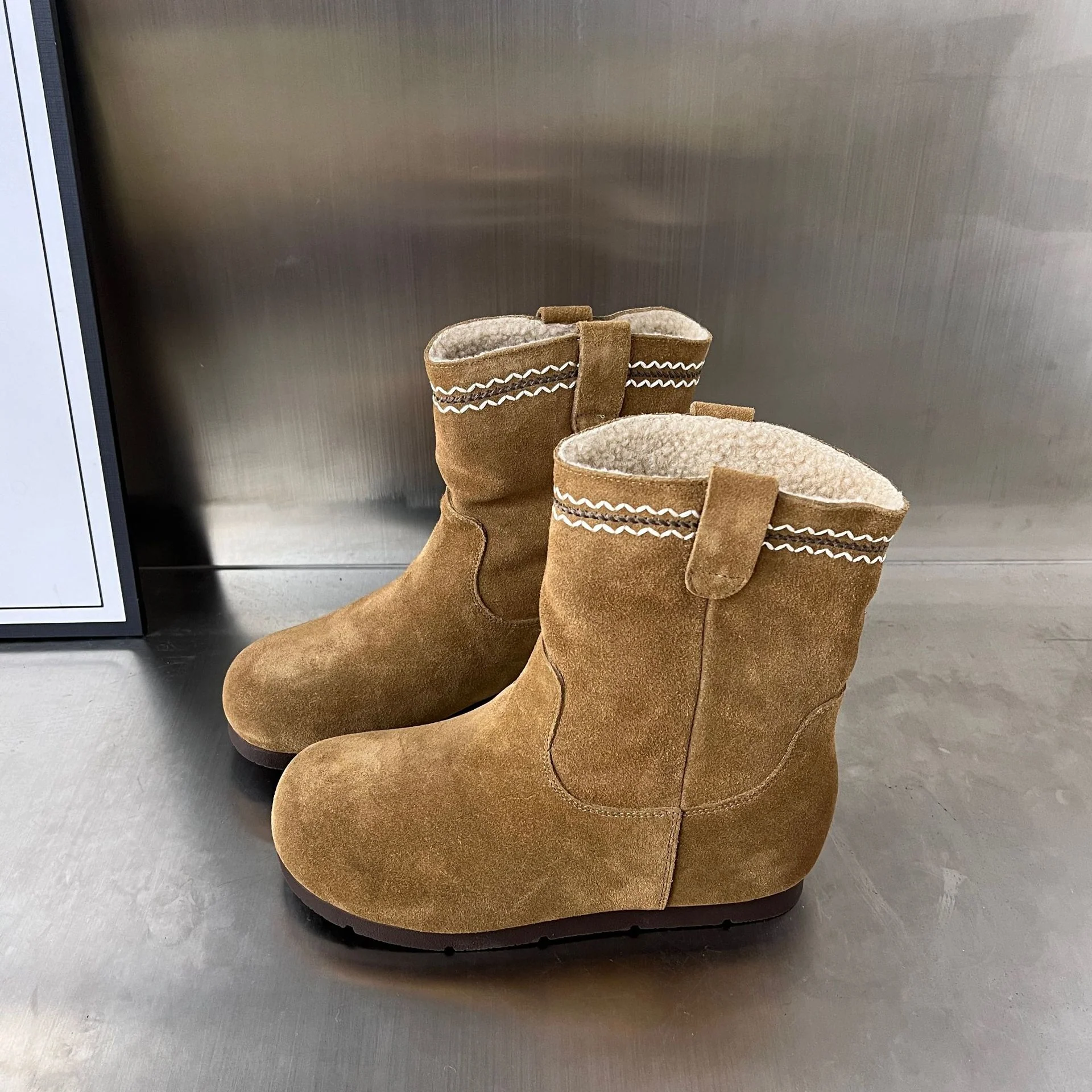 Damen Elegante Wildleder-Stiefel mit warmem Innenfutter und dekorativen Nähten Heidi Mode - Image 6