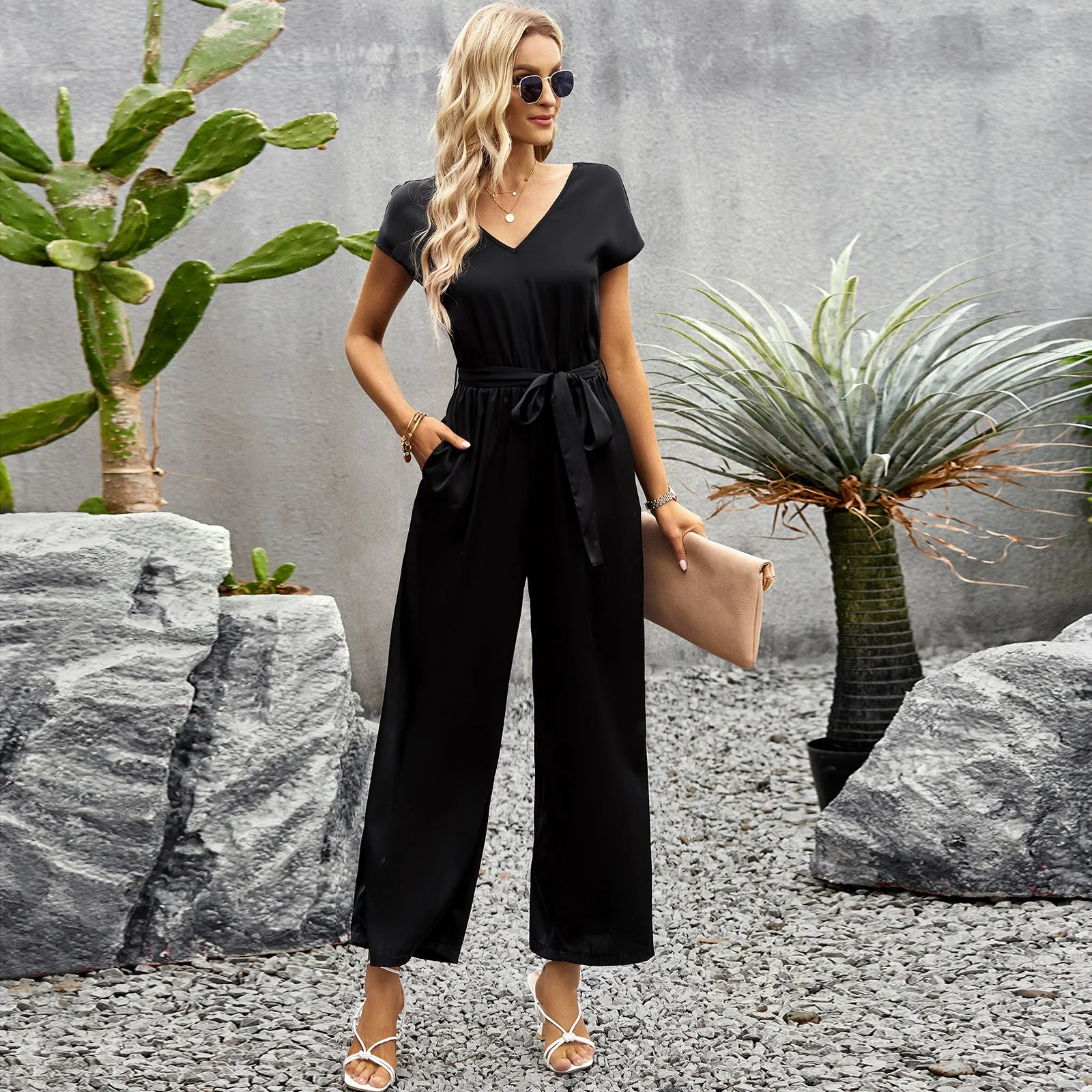 Damen Eleganter Jumpsuit mit V-Ausschnitt und Bindegürtel Heidi-Mode - Image 6