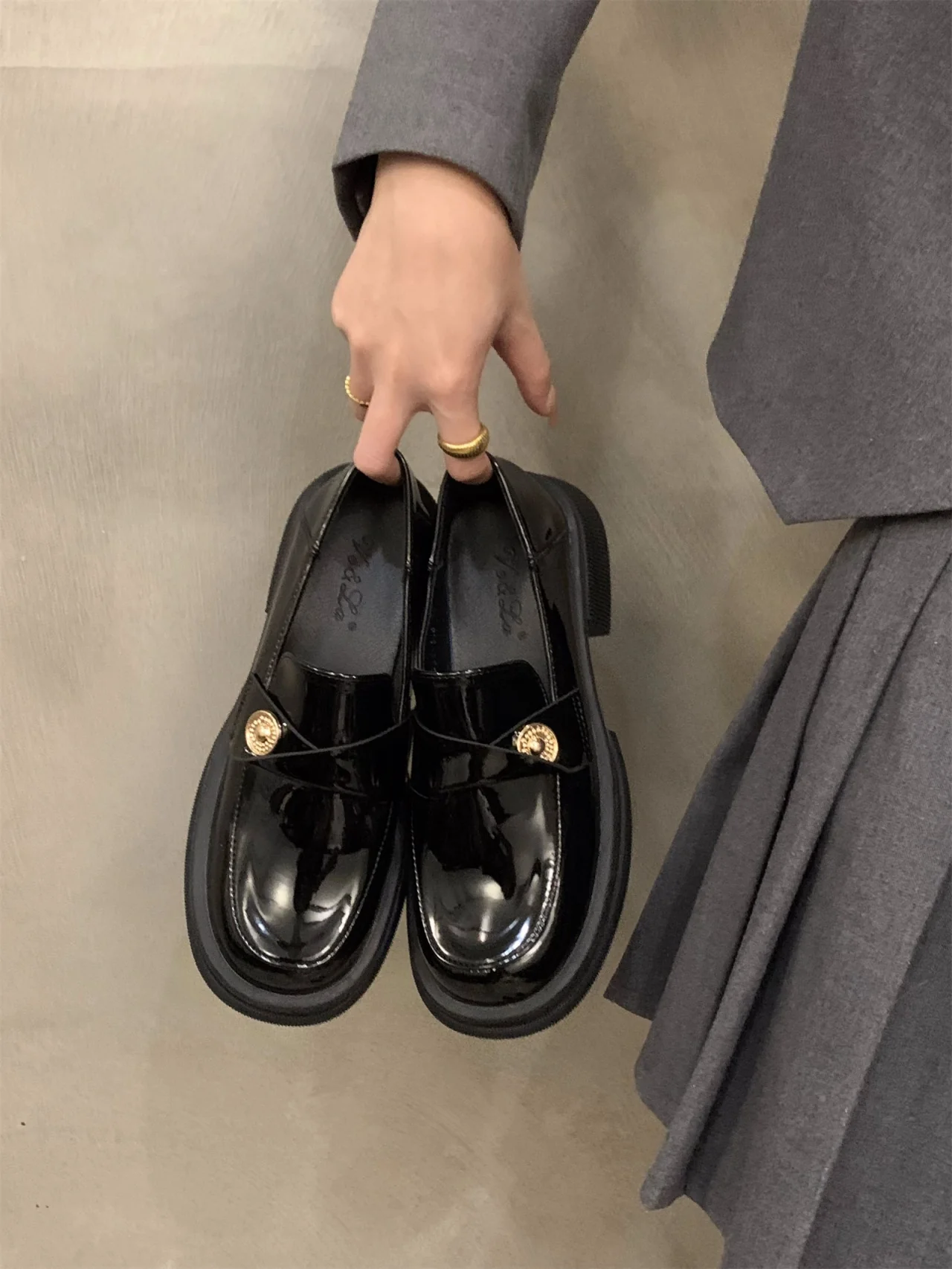 Damen eleganter Lackleder-Mokassin mit trendiger Schnalle Heidi Mode - Image 6