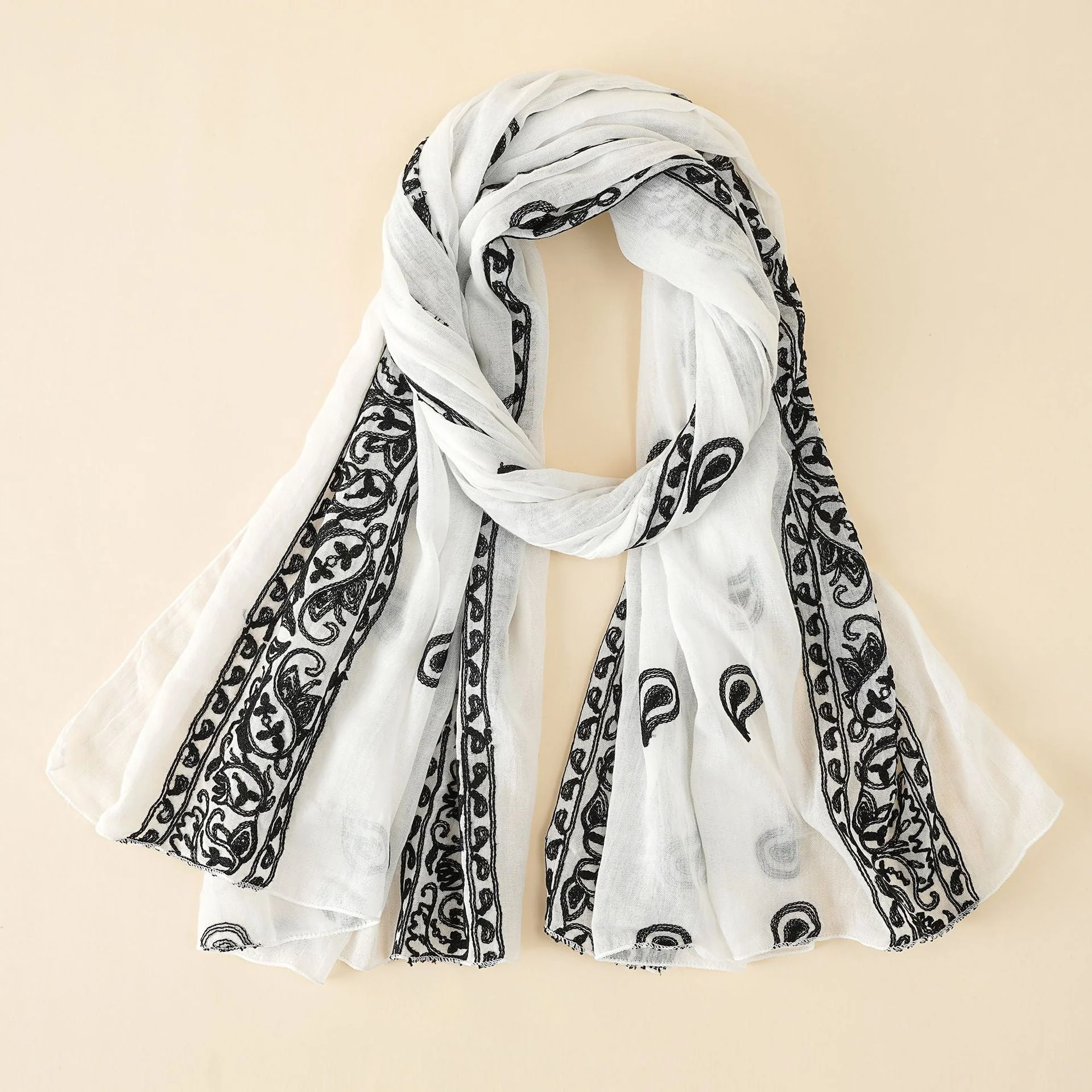 Damen Eleganter Schal Aus Hochwertigem Chiffon mit Filigraner Stickerei Heidi-Mode - Image 5