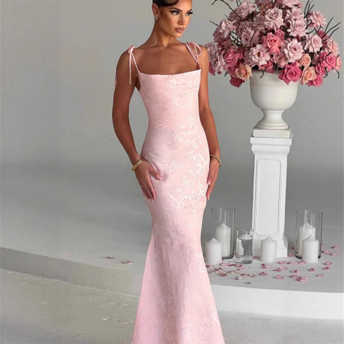 Damen Elegantes Langarm Abendkleid mit floralem Jacquard-Muster und zartem Rückenausschnitt Heidi-Mode - Image 3