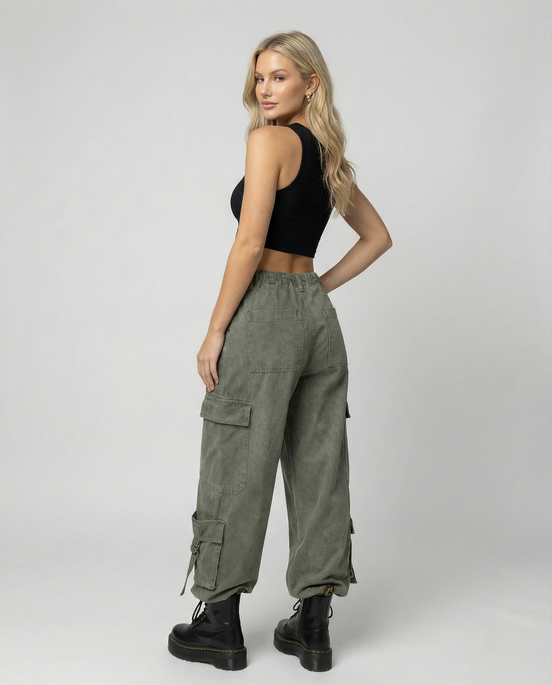 Damen extrabreite Cargo-Palazzohose mit frontseitigen Reißverschlusstaschen, aufgesetzten Klappentaschen und verstellbaren Beinbändern Heidi-Mode - Image 3