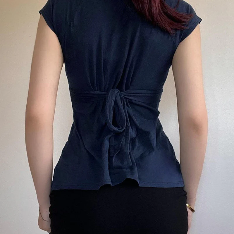 Damen Figurbetontes Kurzarmshirt mit V-Ausschnitt Heidi-Mode - Image 2