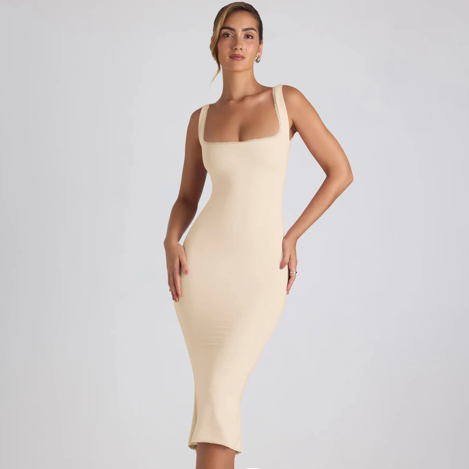 Damen figurbetontes Midikleid mit quadratischem Ausschnitt und Spitzenakzenten Heidi-Mode - Image 8