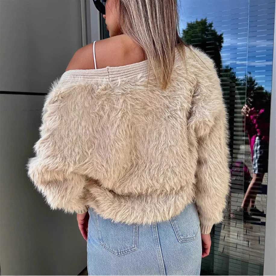 Strickjacke Damen flauschig mit Knopfdetails und weichen Ärmeln - Image 4