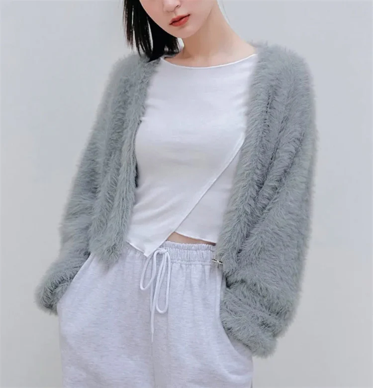 Strickjacke Damen flauschig oversized aus weichem Material - Image 15