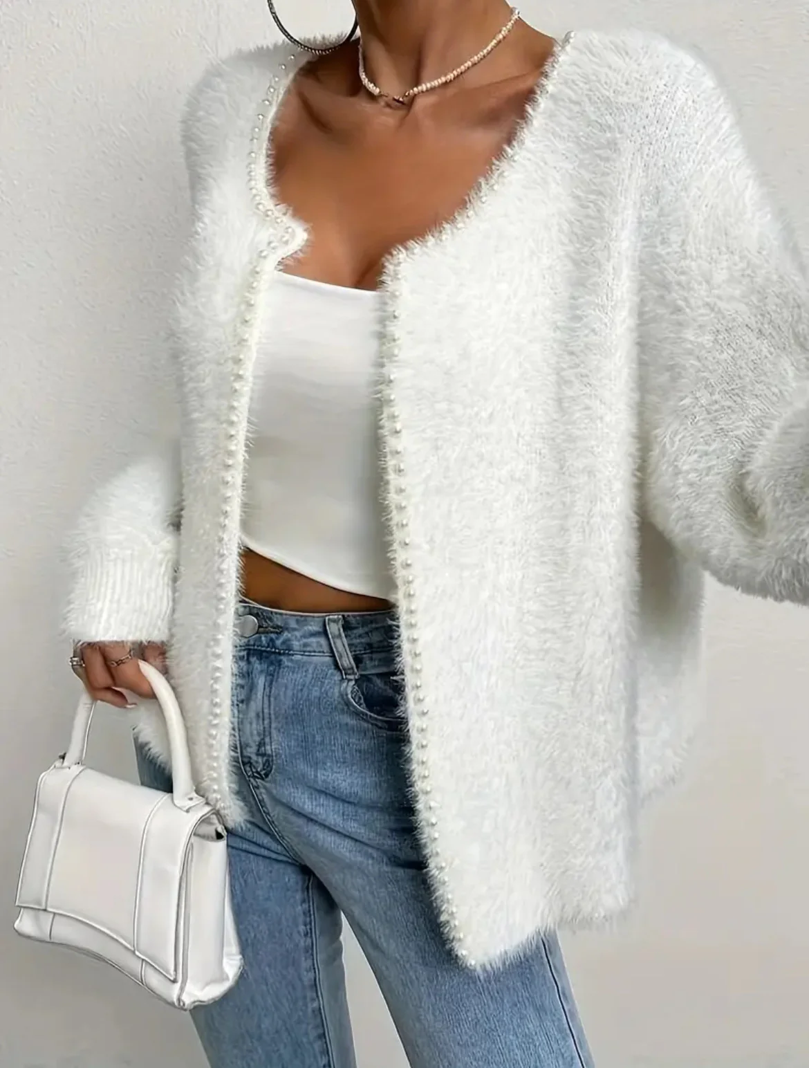 Strickjacke Damen flauschig mit Perlenverzierung - Image 14