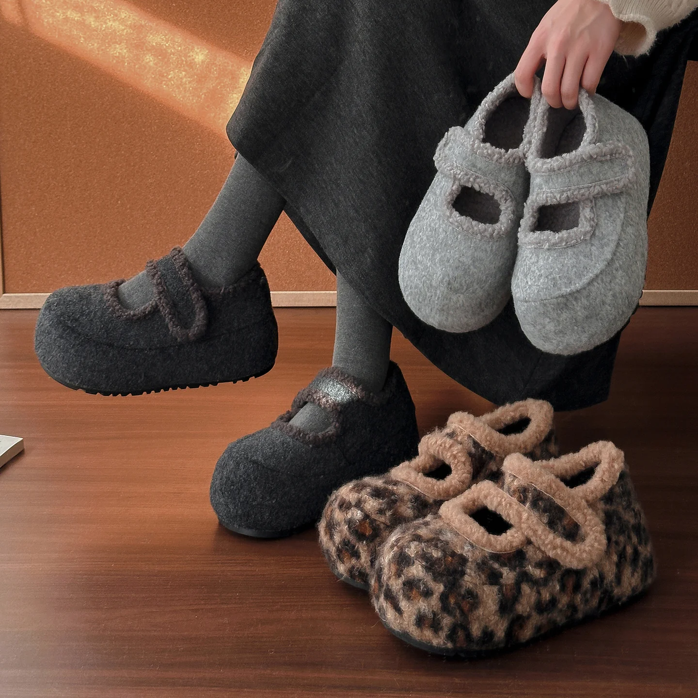 Damen Fleece Hausschuhe mit rutschfester Sohle und gemütlichem Innenfutter Heidi Mode