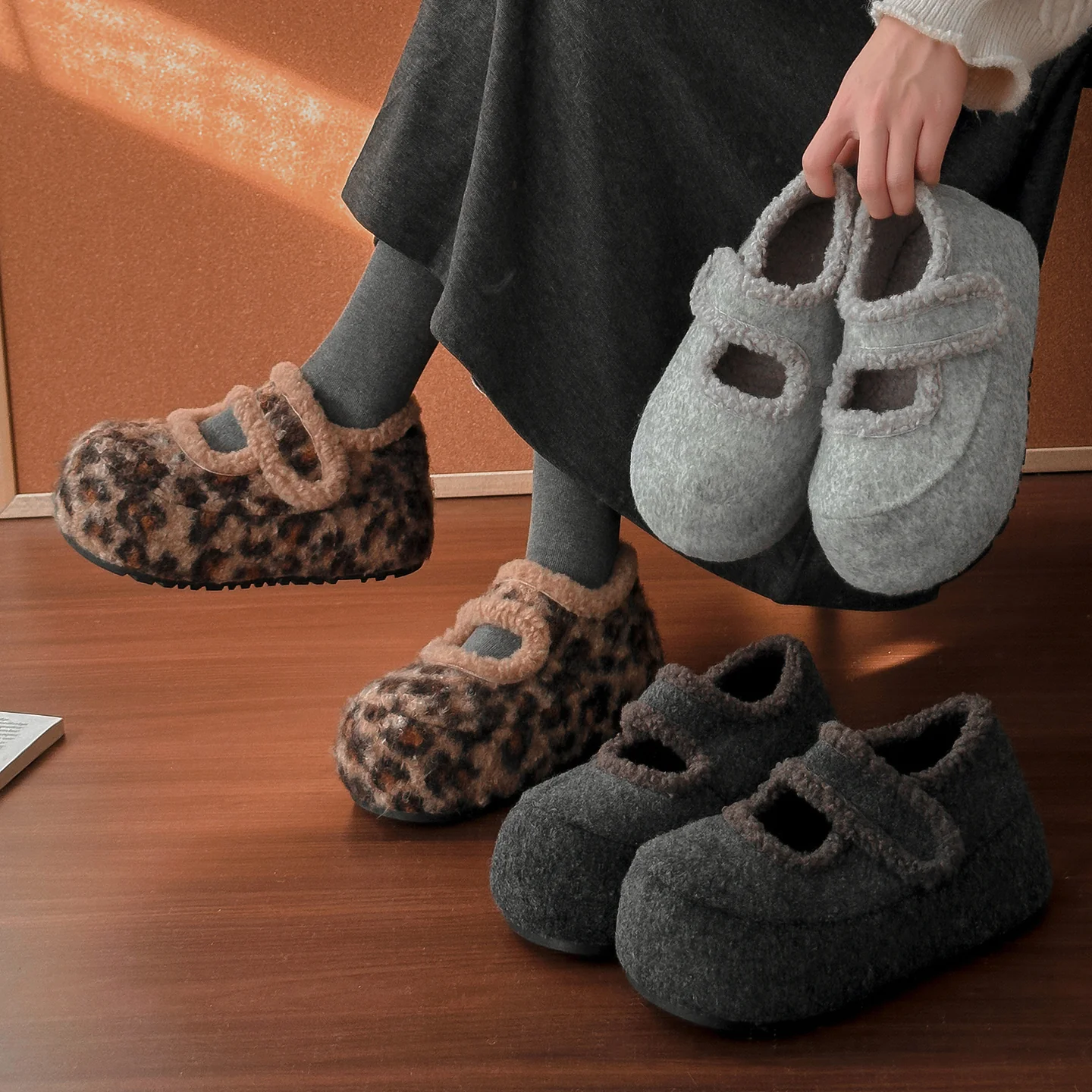 Damen Fleece Hausschuhe mit rutschfester Sohle und gemütlichem Innenfutter Heidi Mode - Image 2
