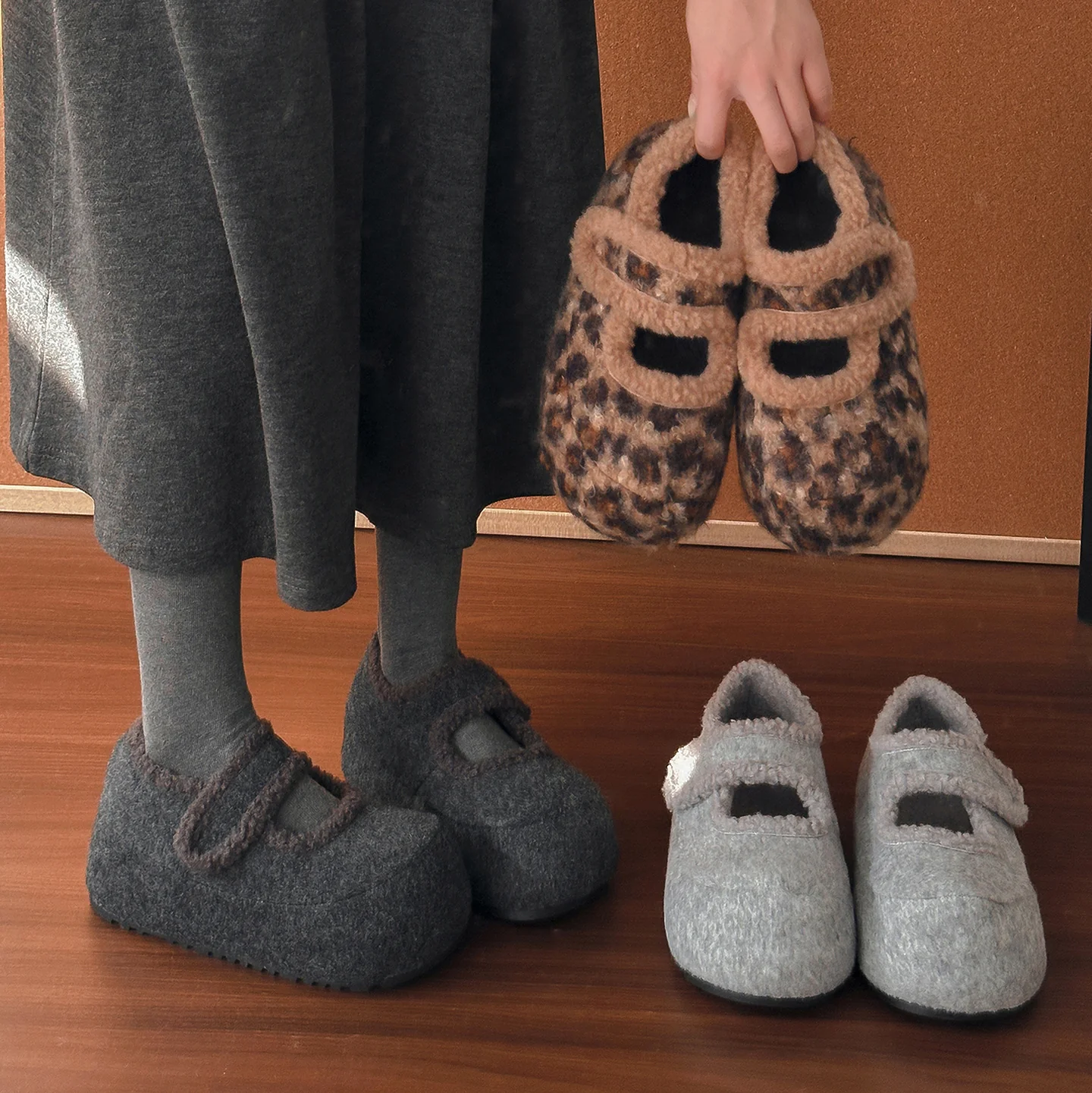 Damen Fleece Hausschuhe mit rutschfester Sohle und gemütlichem Innenfutter Heidi Mode - Image 3