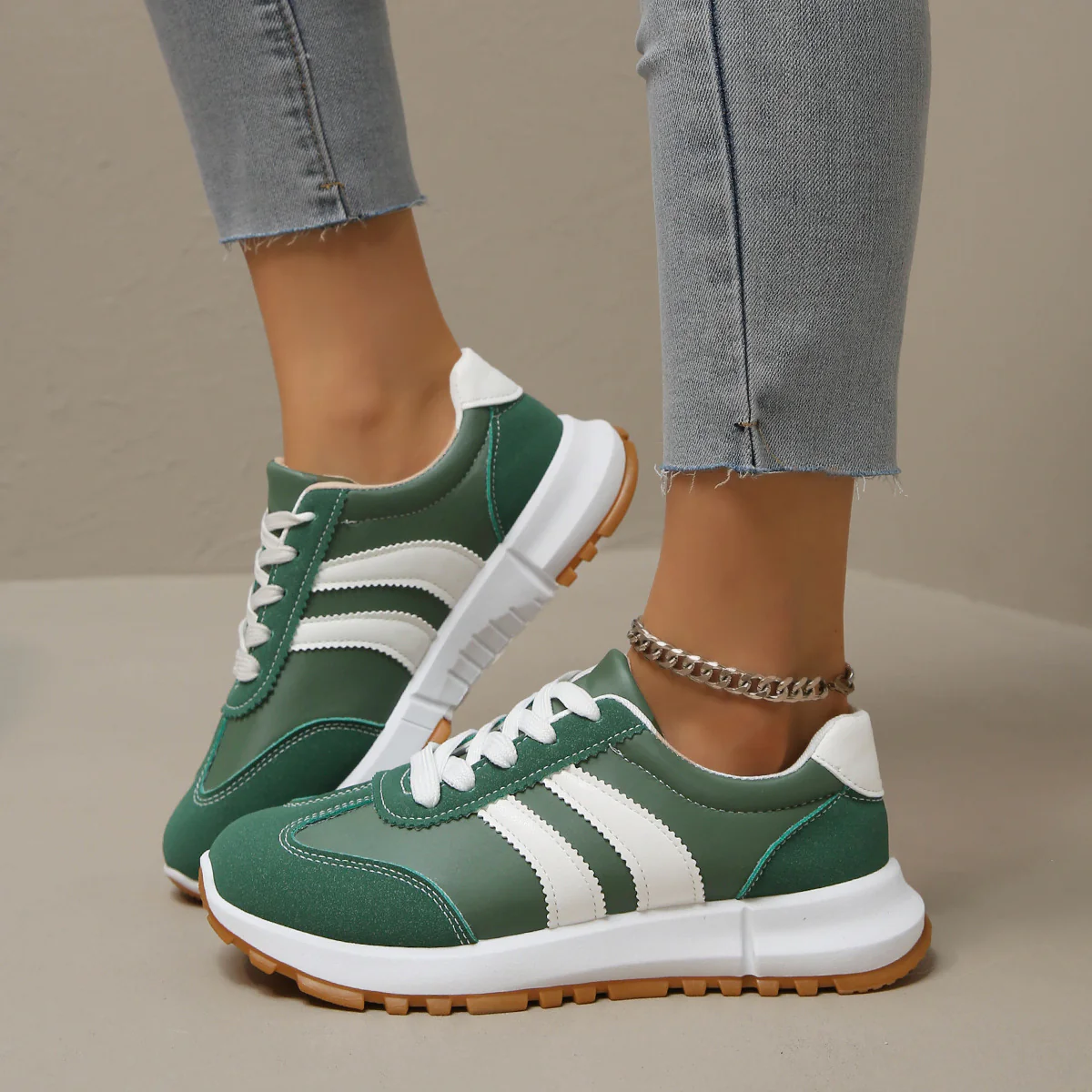 Damen Freizeitsneaker mit atmungsaktiver Oberflächenstruktur und rutschfester Sohle Heidi Mode - Image 2