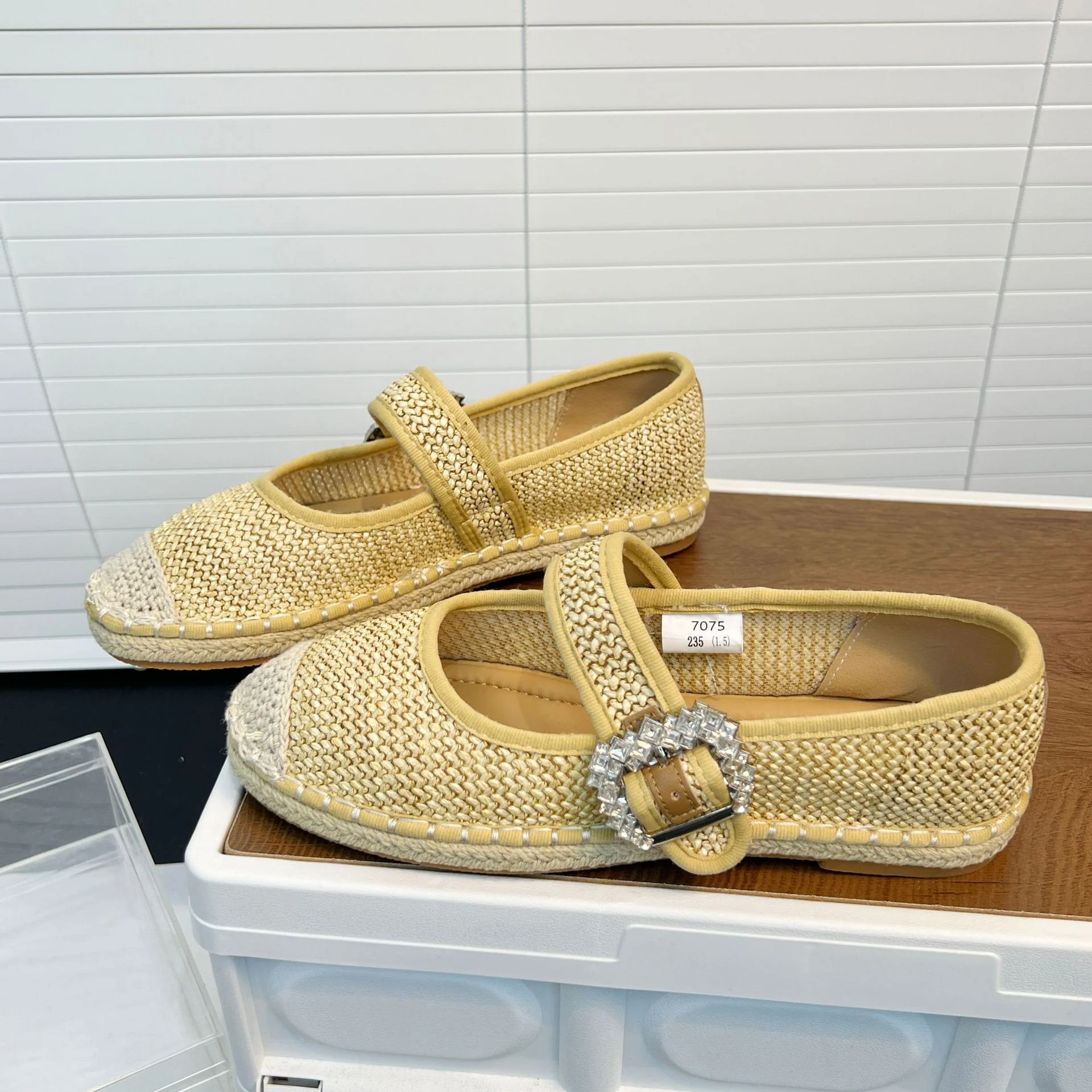 Damen Geblümte Slipper mit funkelnder Schnallenverzierung Heidi Mode - Image 3