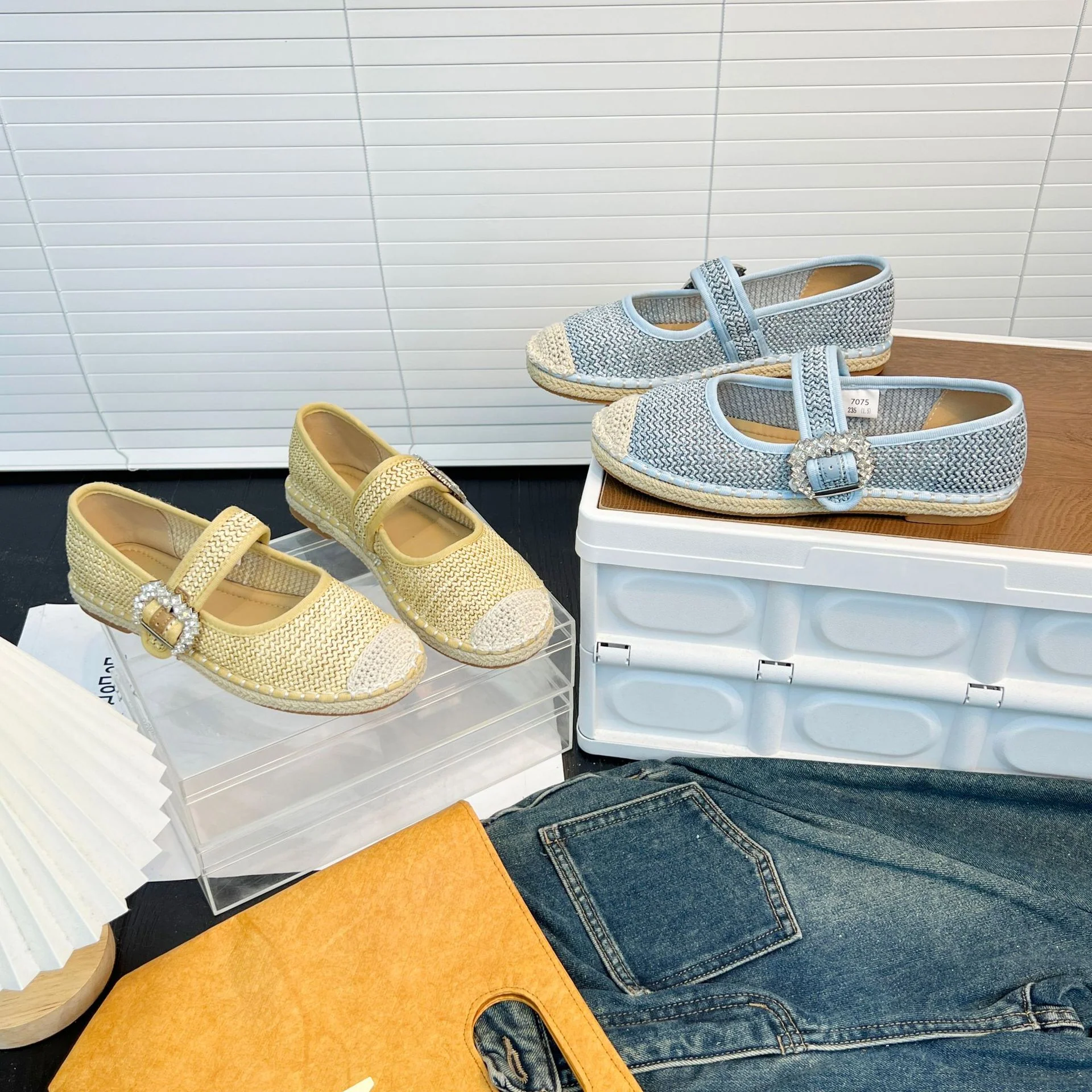 Damen Geblümte Slipper mit funkelnder Schnallenverzierung Heidi Mode - Image 5