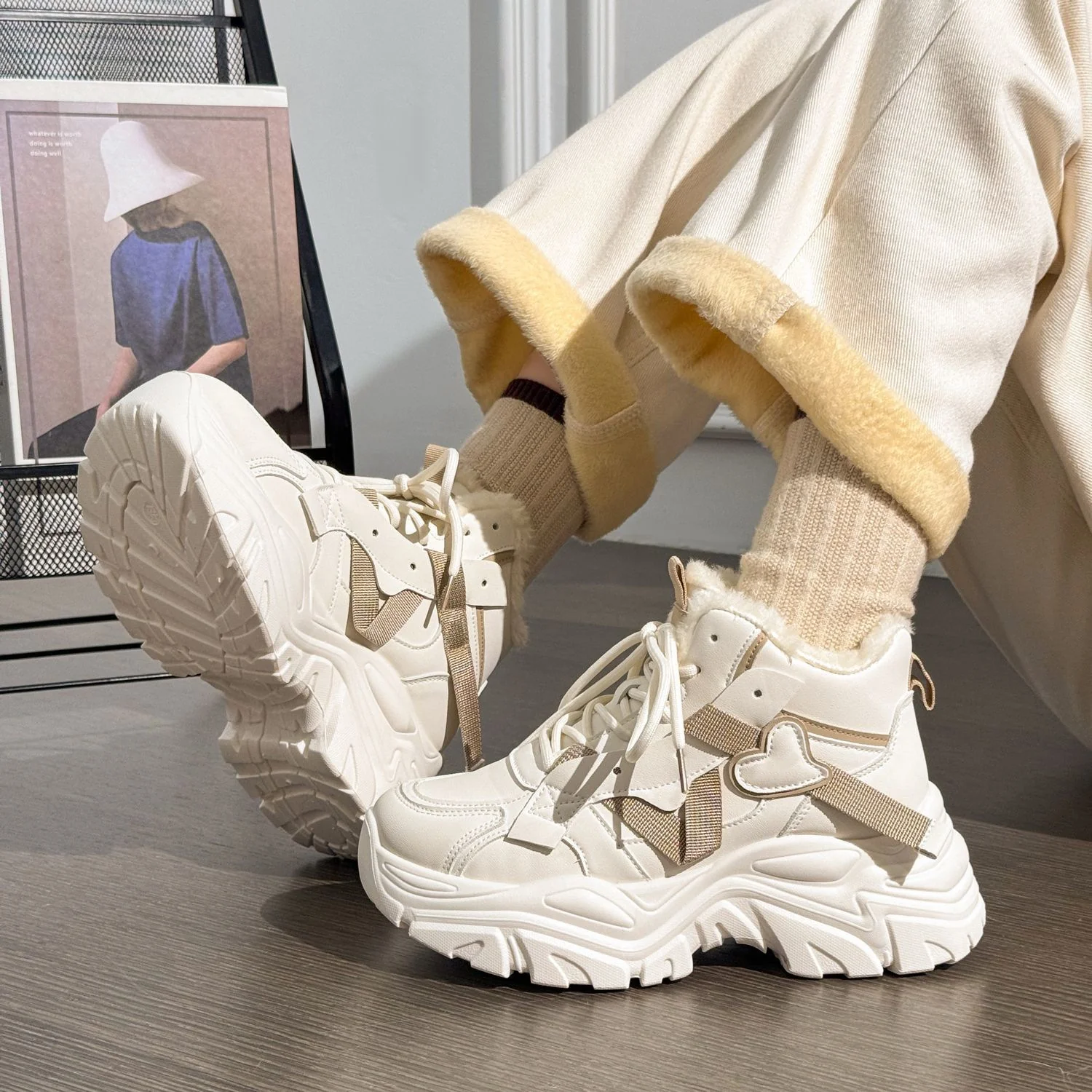 Damen Gefütterte Fitness-Sneaker mit rutschfester Sohle und modernem Design Heidi Mode - Image 2