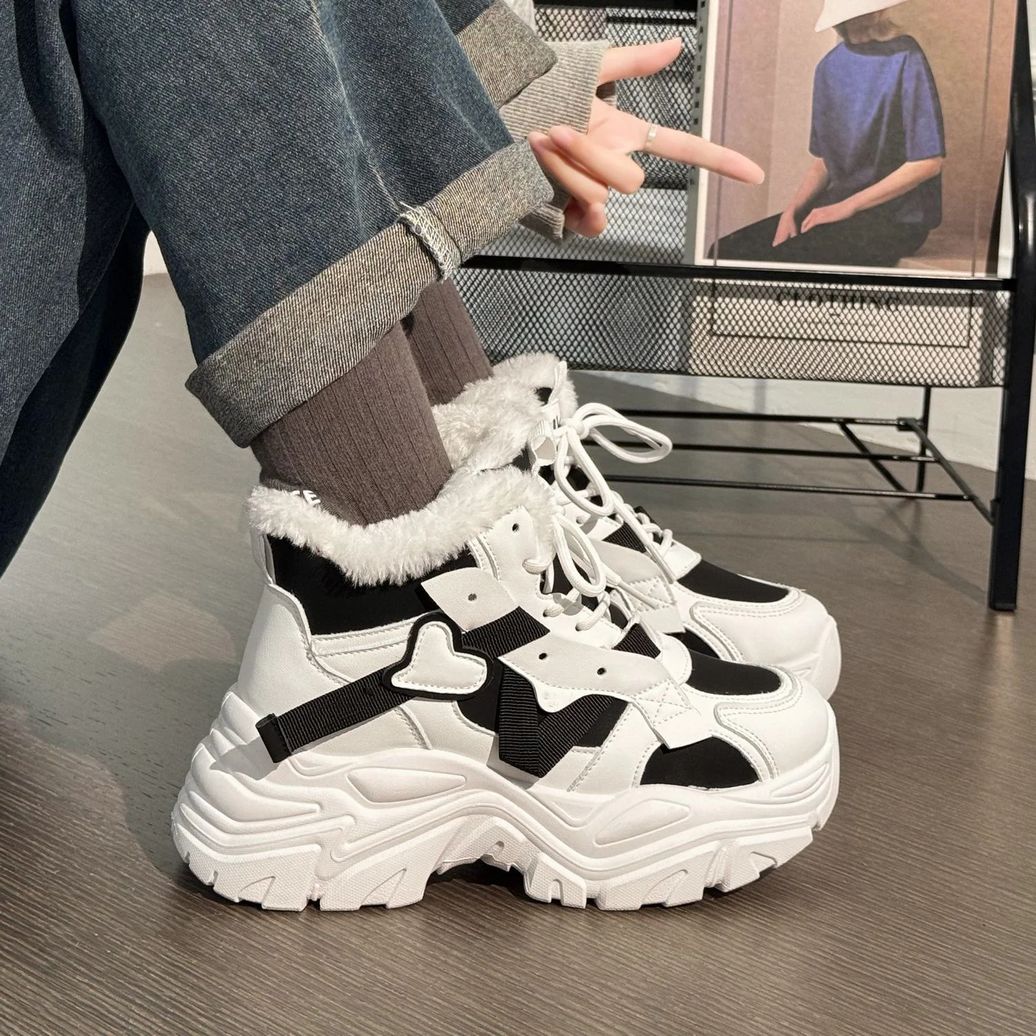Damen Gefütterte Fitness-Sneaker mit rutschfester Sohle und modernem Design Heidi Mode - Image 3