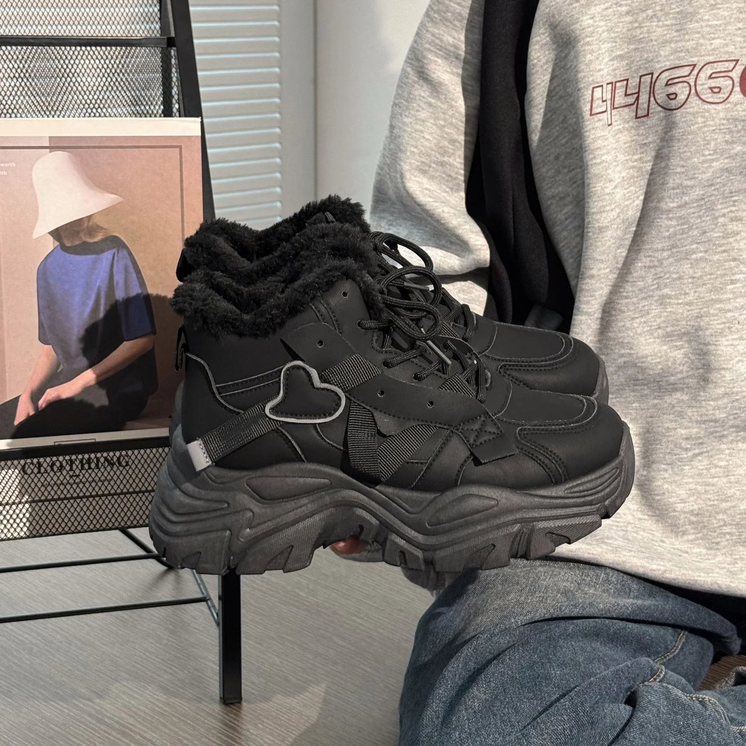 Damen Gefütterte Fitness-Sneaker mit rutschfester Sohle und modernem Design Heidi Mode - Image 5