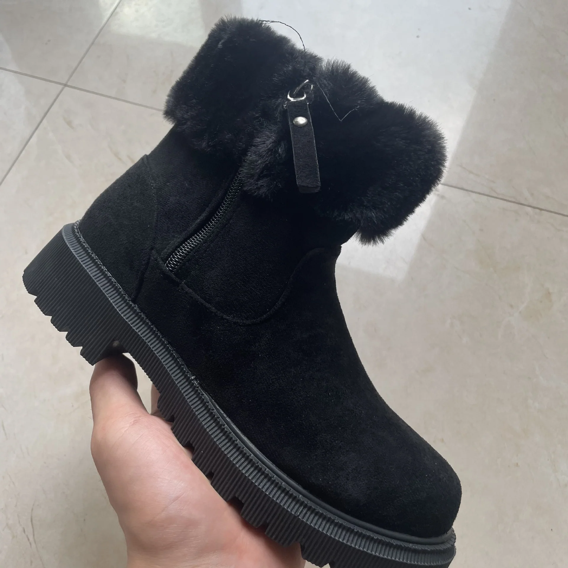 Damen gefütterte Winterstiefel mit modischem Kunstfell und rutschfester Profilsohle Heidi Mode - Image 4