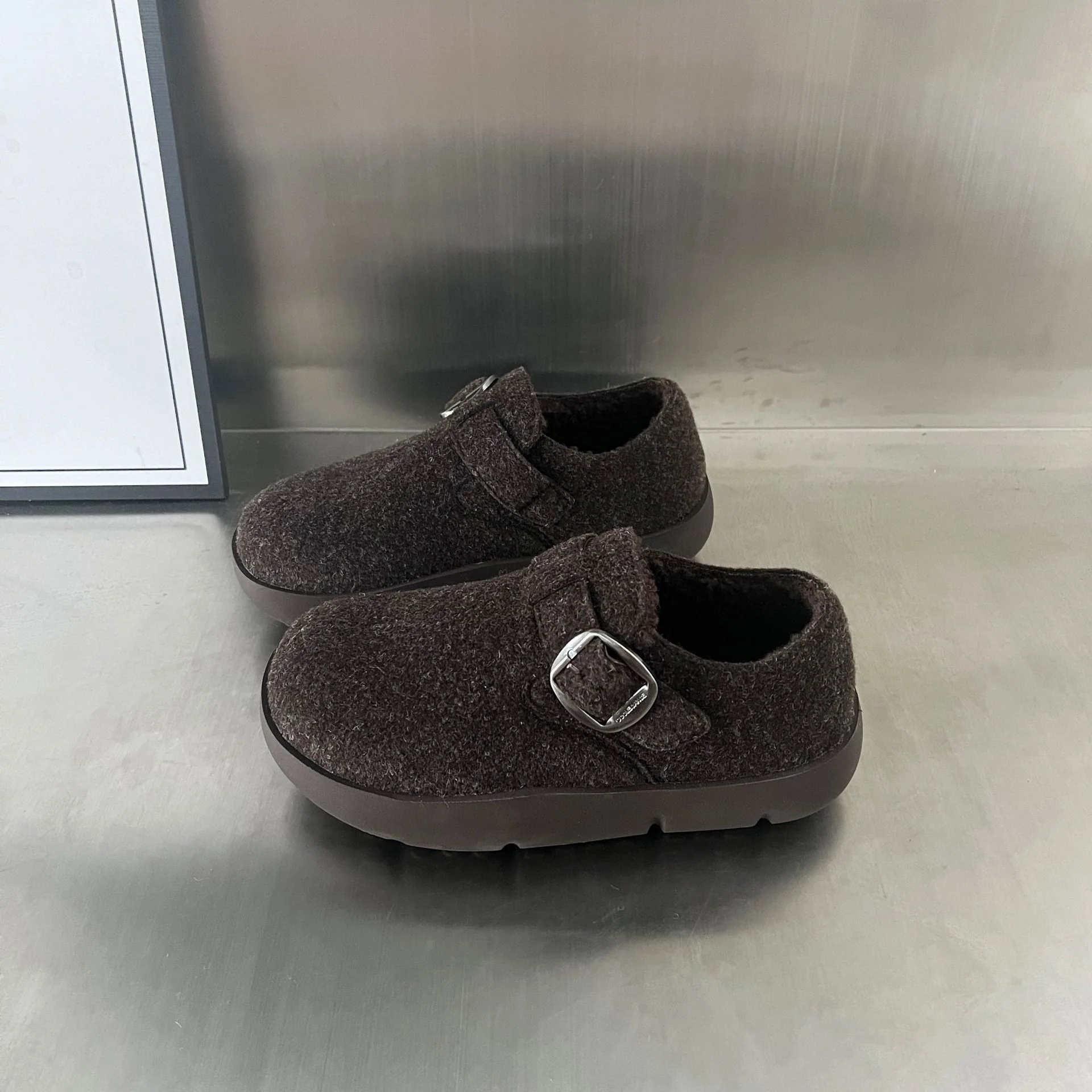 Damen gemütliche Clogs mit modischer Schnallenverzierung Heidi Mode - Image 6