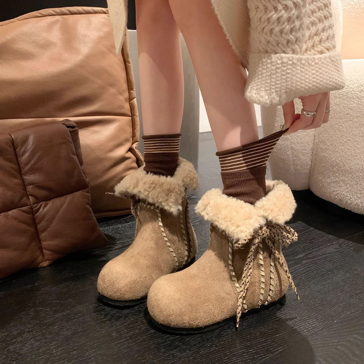 Damen gemütliche Hausschuhe mit stimmungsvollem Schnürdesign Heidi Mode - Image 3