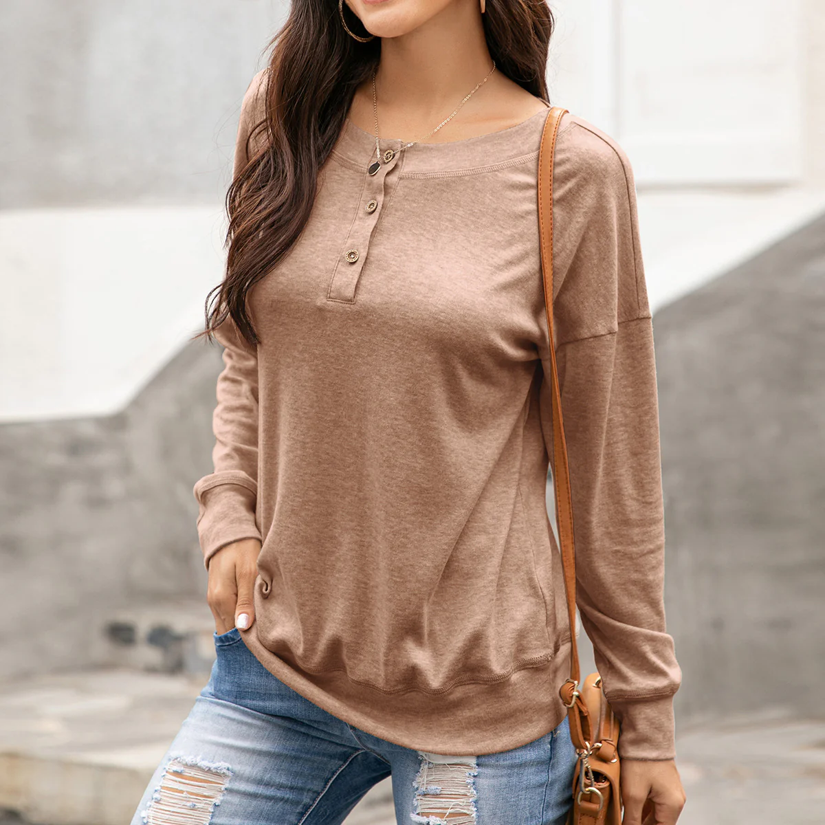 Damen gemütliches Langarm-Henley-Shirt mit Knopfleiste und tiefem Rundhalsausschnitt Heidi-Mode - Image 9