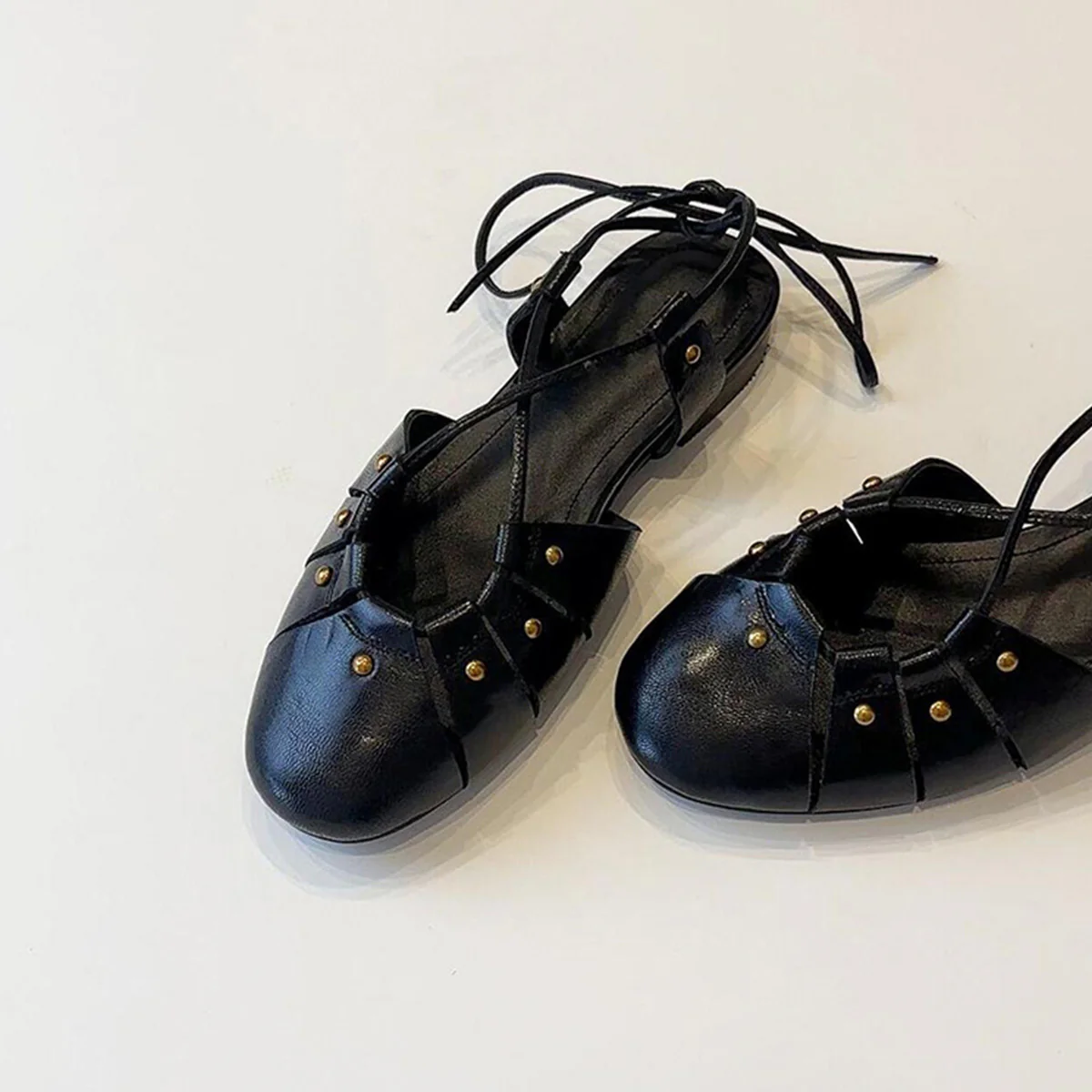 Damen Halbschuhe mit modischem Schnürdesign und stilvollen Studdetails Heidi Mode - Image 7