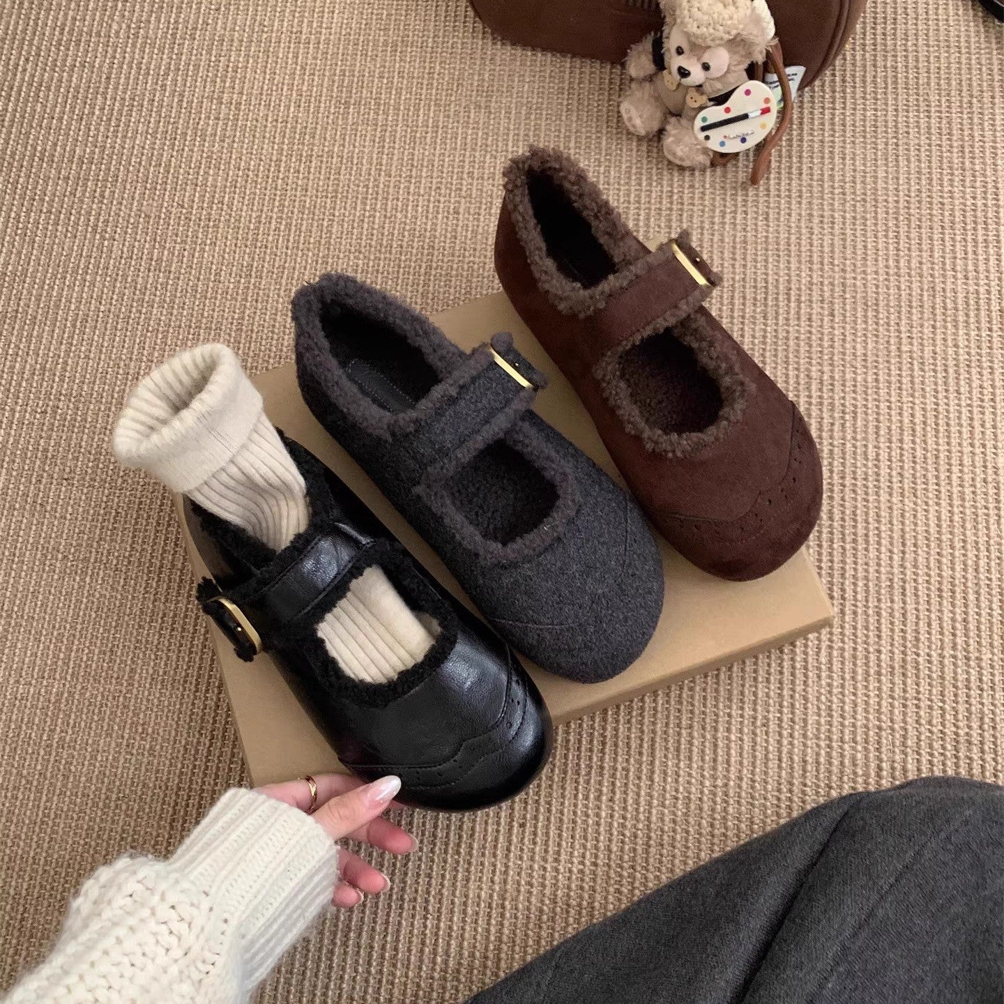 Damen Hausschuhe mit verstellbarem Riemen und kuscheligem Innenfutter Heidi Mode