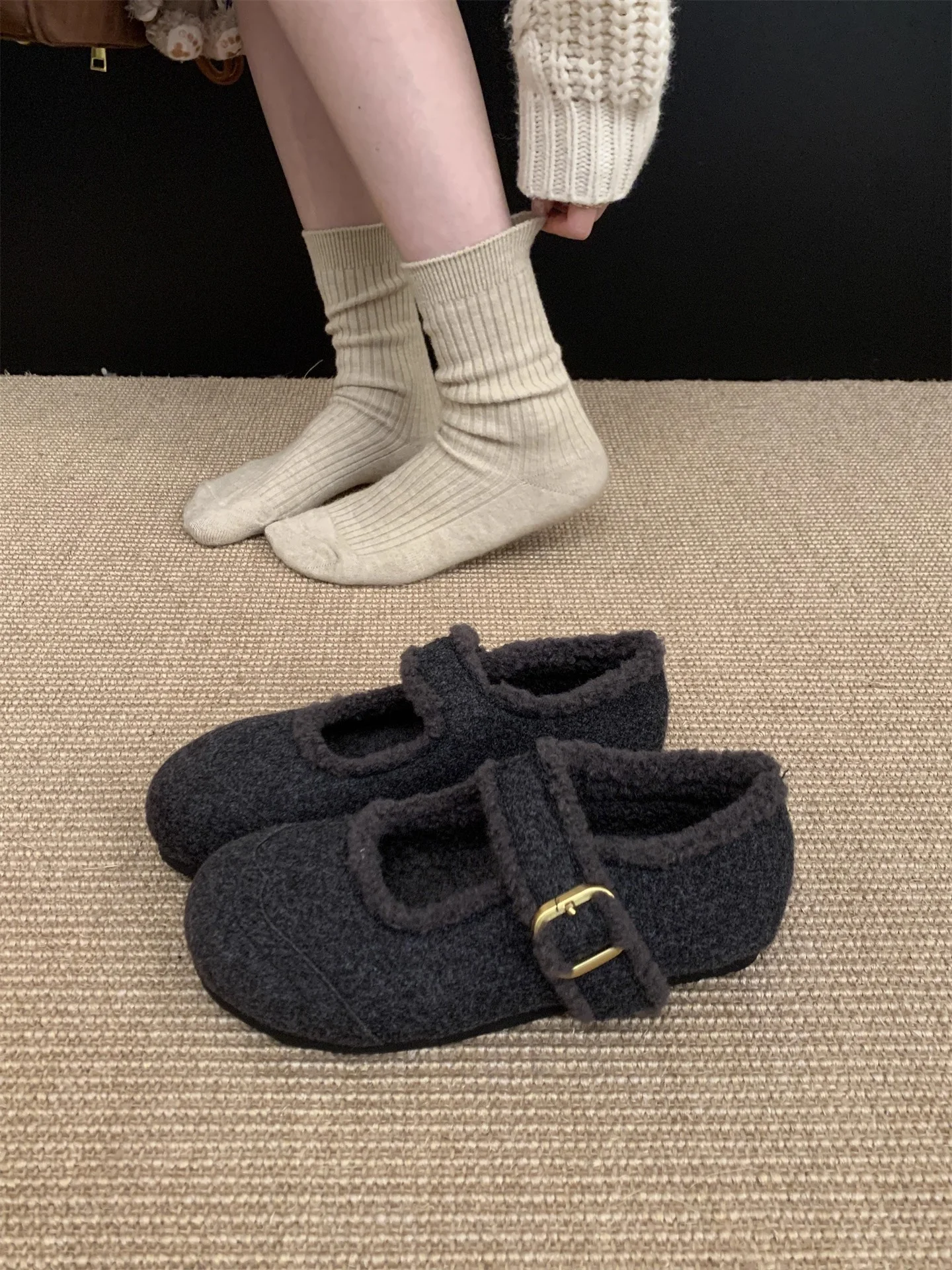 Damen Hausschuhe mit verstellbarem Riemen und kuscheligem Innenfutter Heidi Mode - Image 6