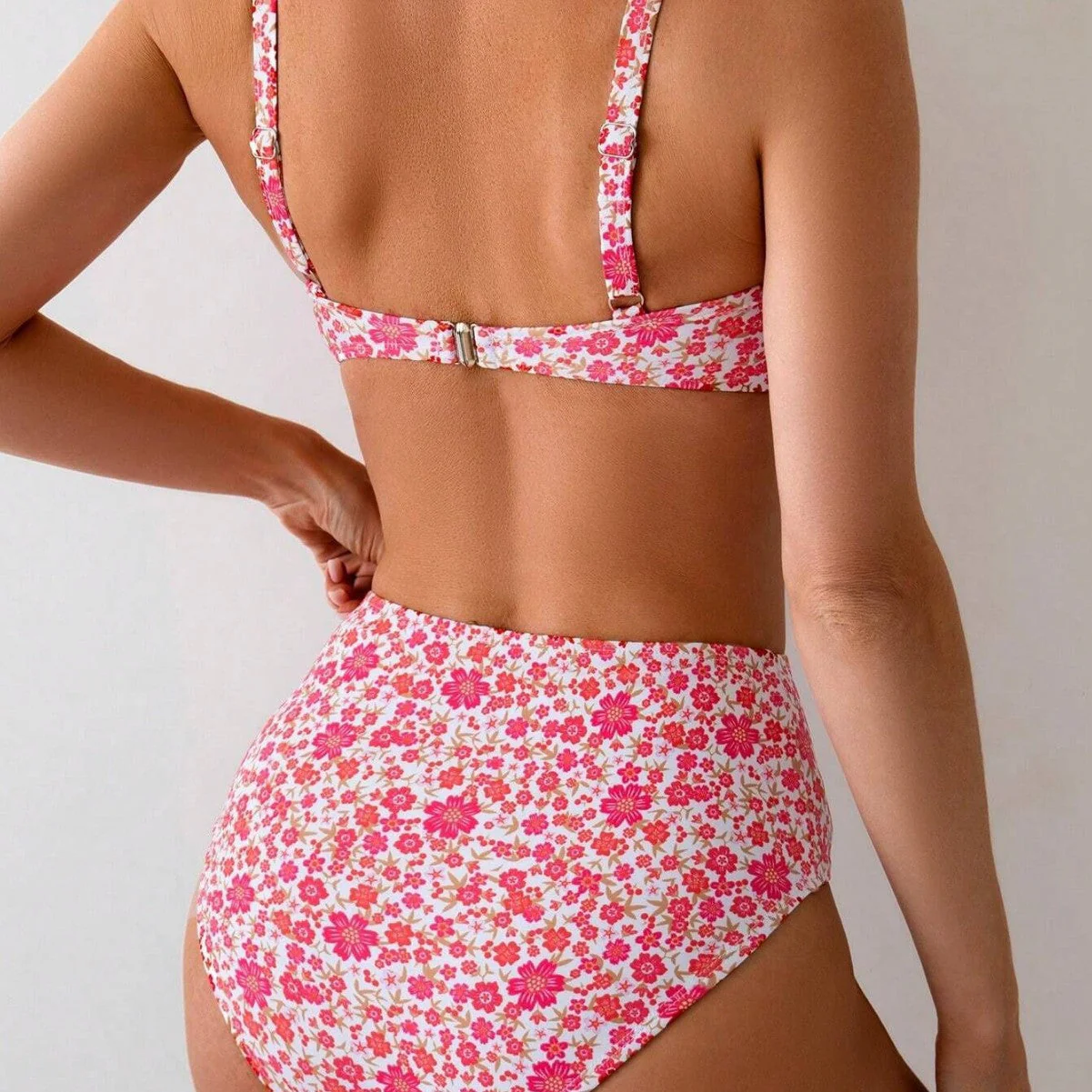 Heidi-Mode | Damen Hoch Tailliertes Bikini-Set mit Floralen Mustern und Breiten Trägern - Image 4