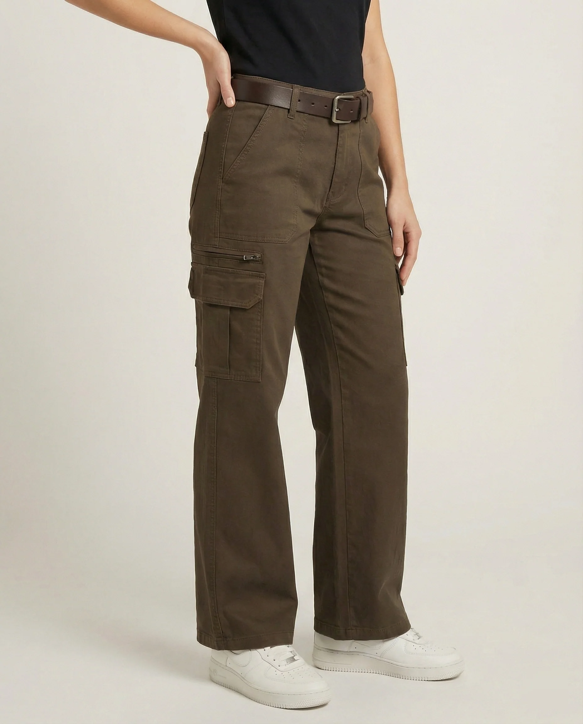 Damen hochgeschnittene Cargohose mit weitem Bein, mehrlagigen Kniepaneelen und verstellbaren Beinlaschen Heidi-Mode