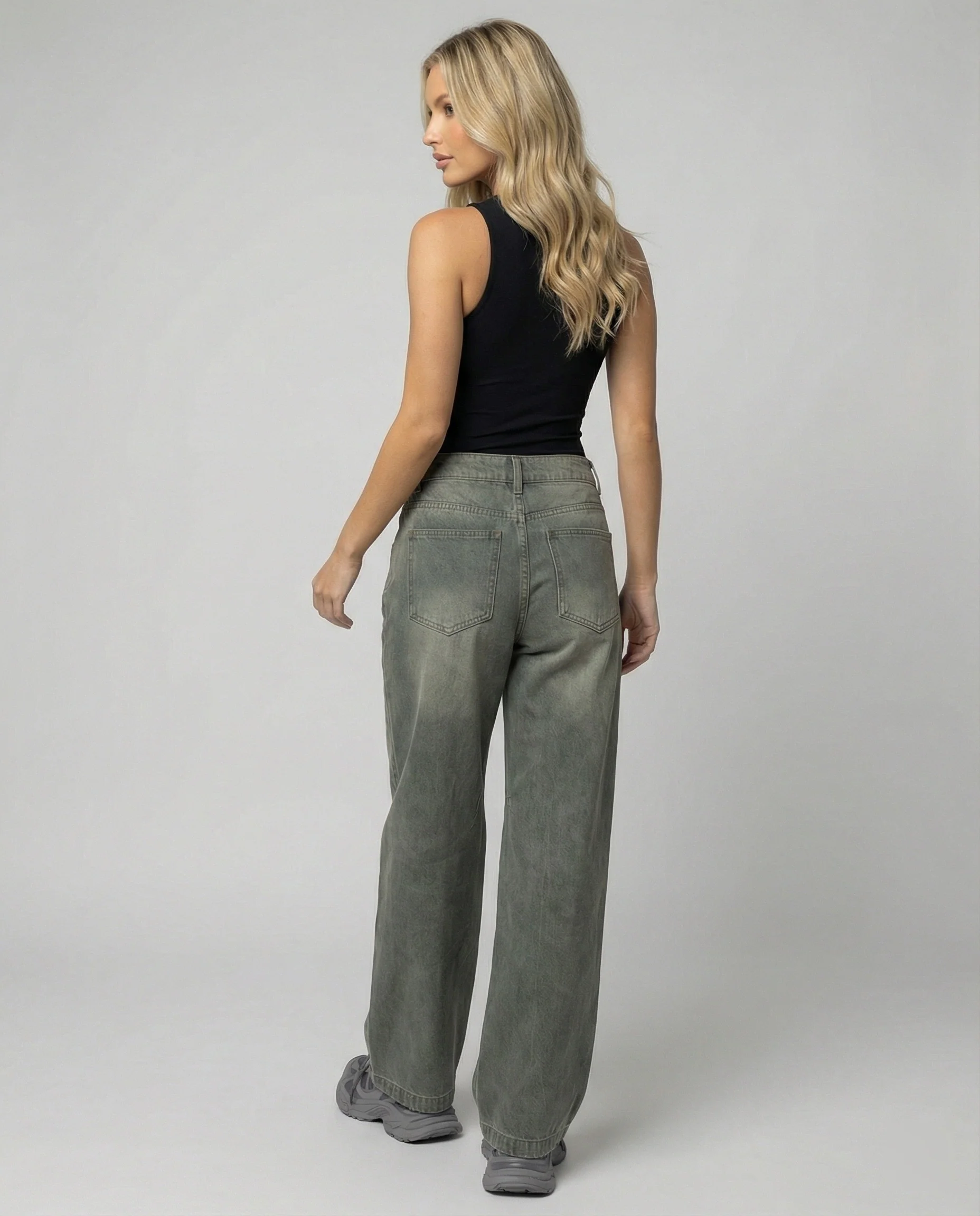 Damen hochgeschnittene weite Cargohose mit aufgesetzten Fronttaschen, markanten Abnähern und elastischem Saum Heidi-Mode - Image 4