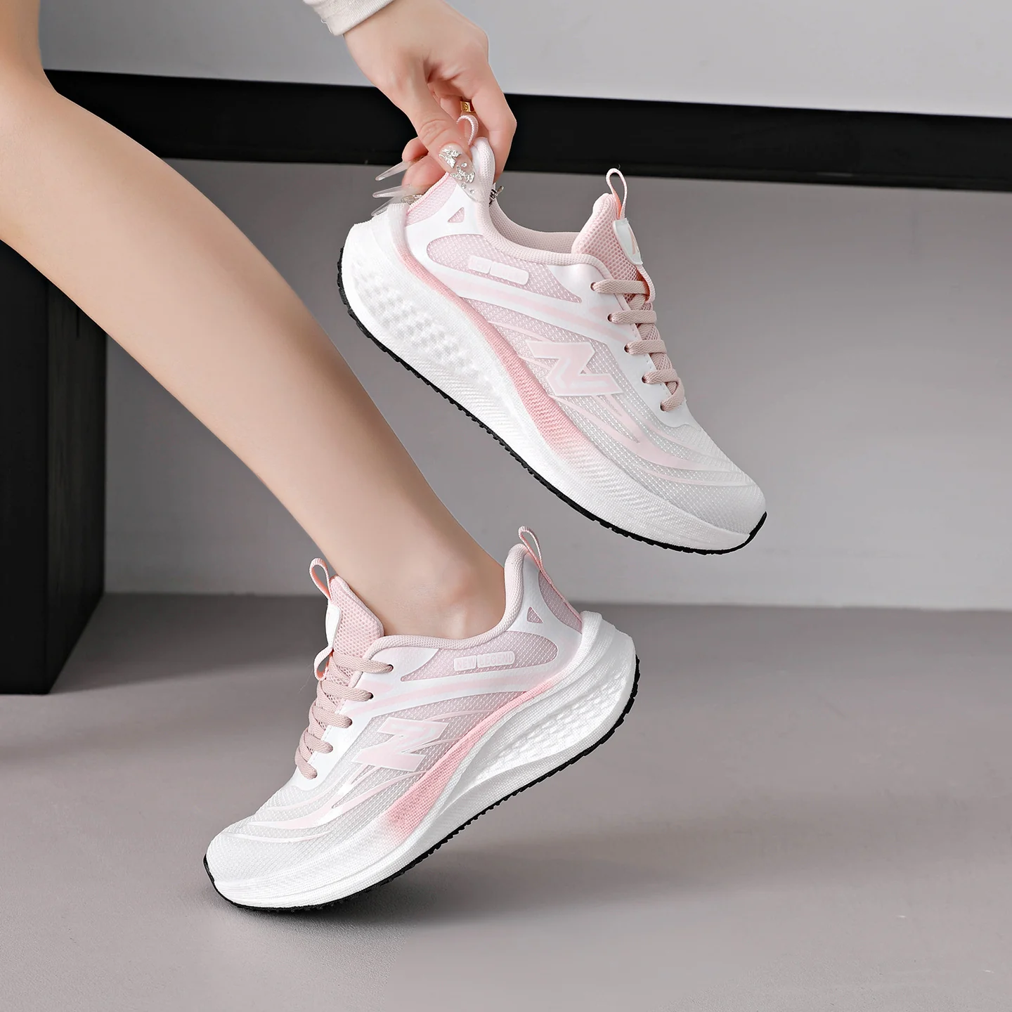 Damen Hochwertige Laufschuhe mit atmungsaktivem Mesh-Obermaterial und gepolsterter Sohle Heidi Mode - Image 4