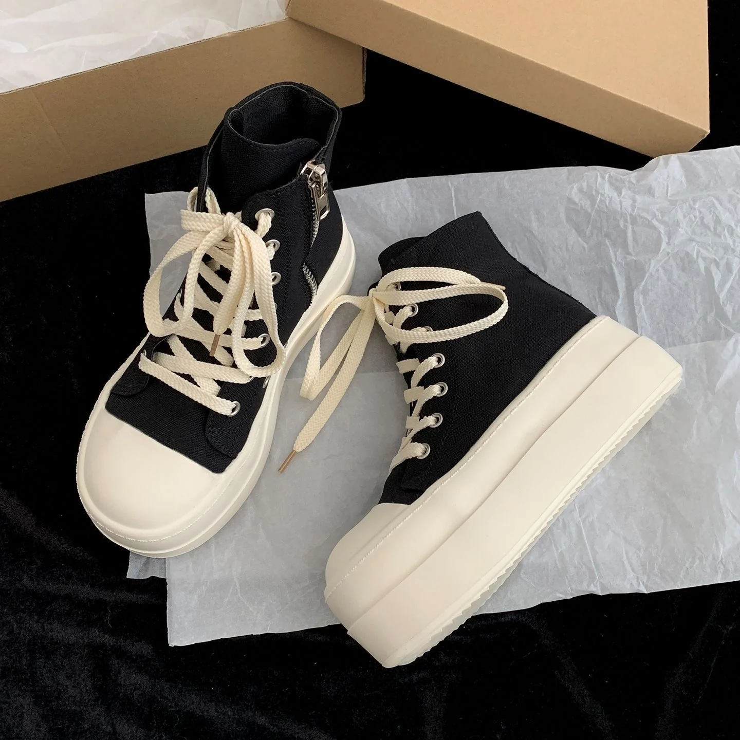Damen Hochwertige Plateausneaker mit seitlichem Reißverschluss und atmungsaktiver Canvas-Oberfläche Heidi Mode